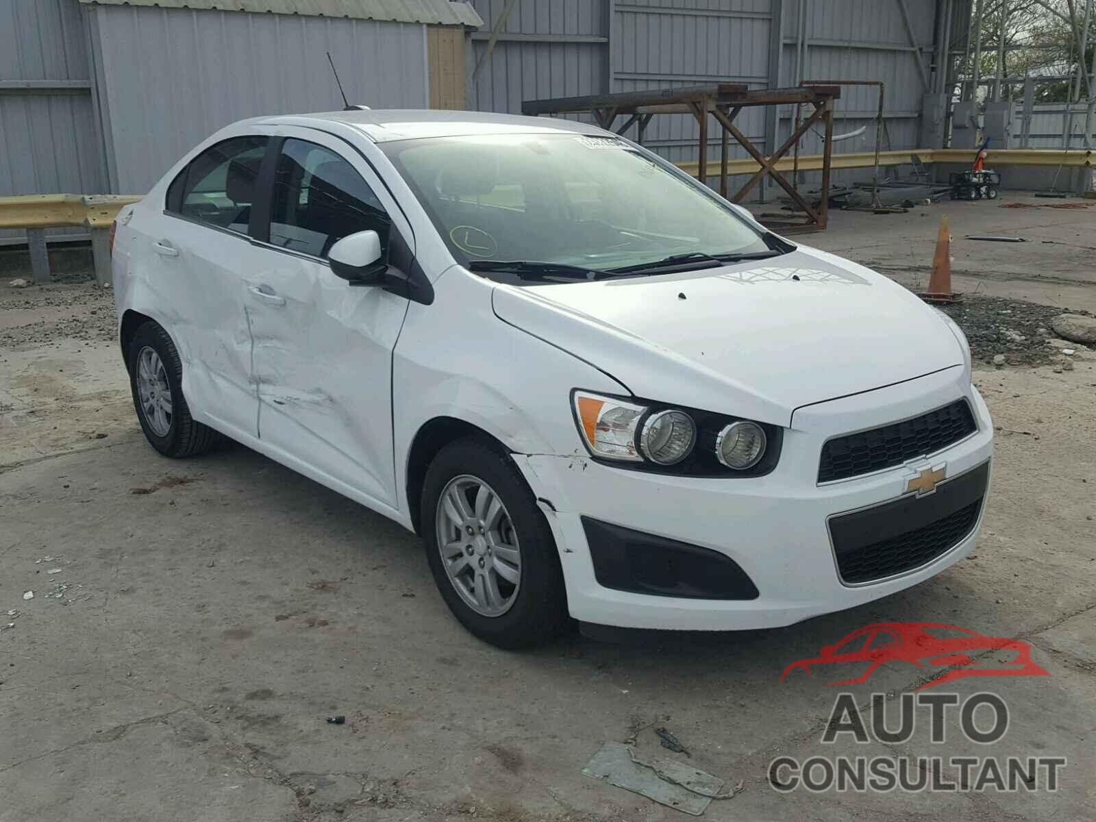 CHEVROLET SONIC 2015 - 1G1JC5SH0F4106969