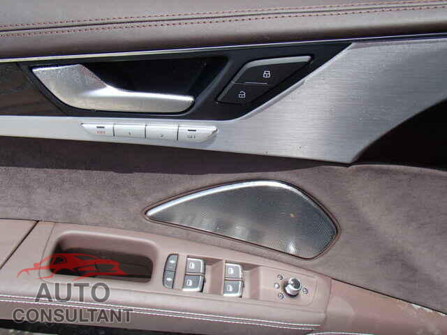 AUDI S8 2015 - WAUK2AFD2FN024232