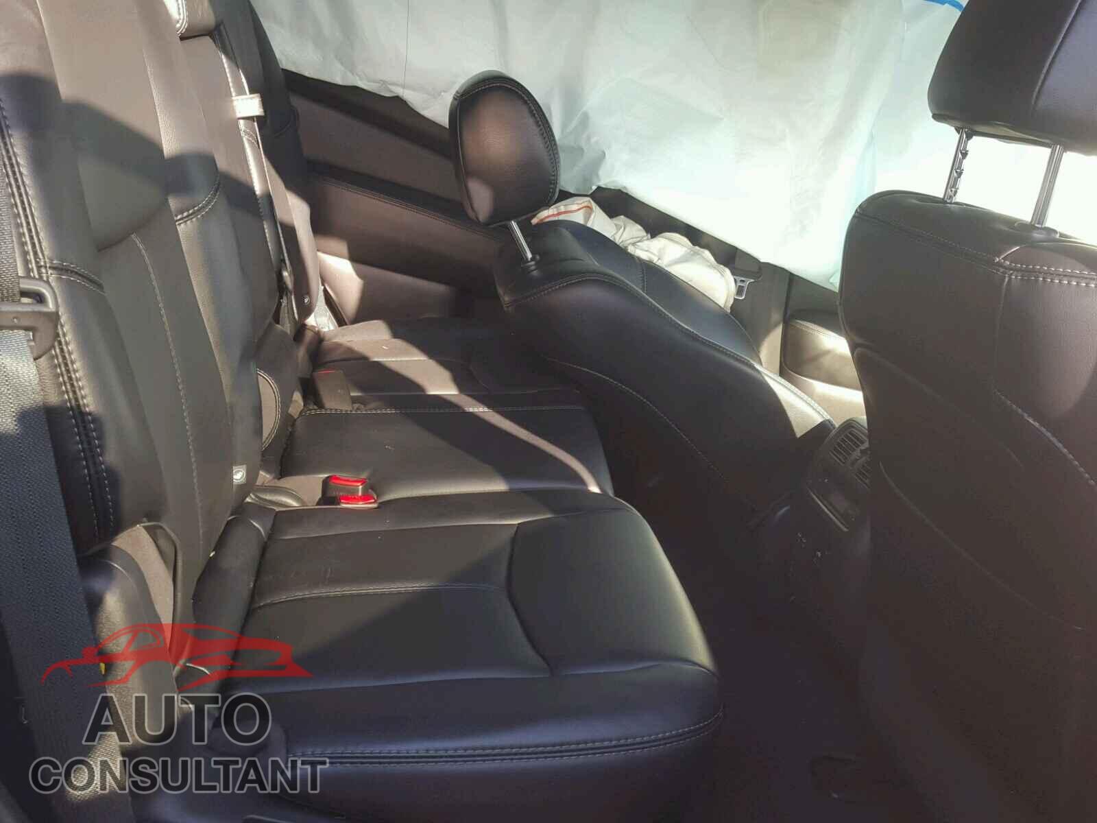 NISSAN PATHFINDER 2017 - 5N1DR2MM7HC675835
