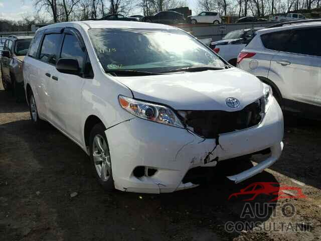 TOYOTA SIENNA 2015 - 5TDZK3DC1FS608428