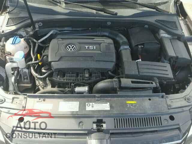 VOLKSWAGEN PASSAT 2015 - 1VWAT7A38FC038318