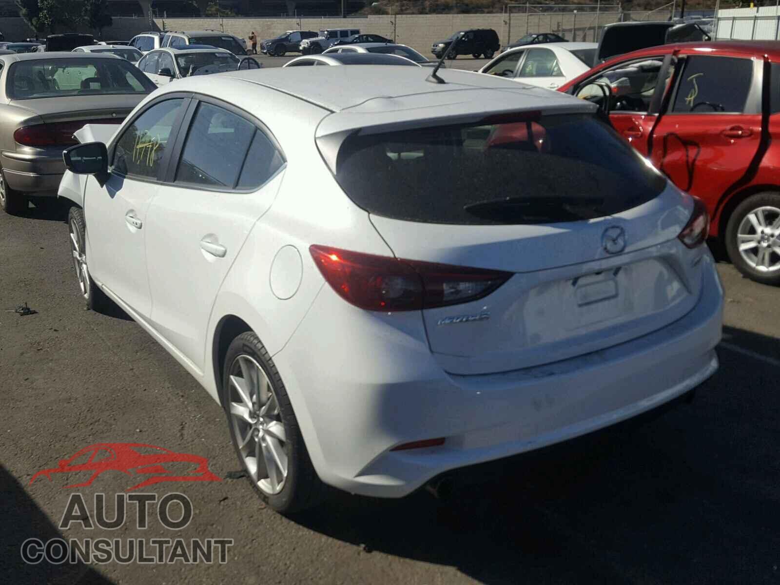 MAZDA 3 2017 - 3MZBN1L73HM119305