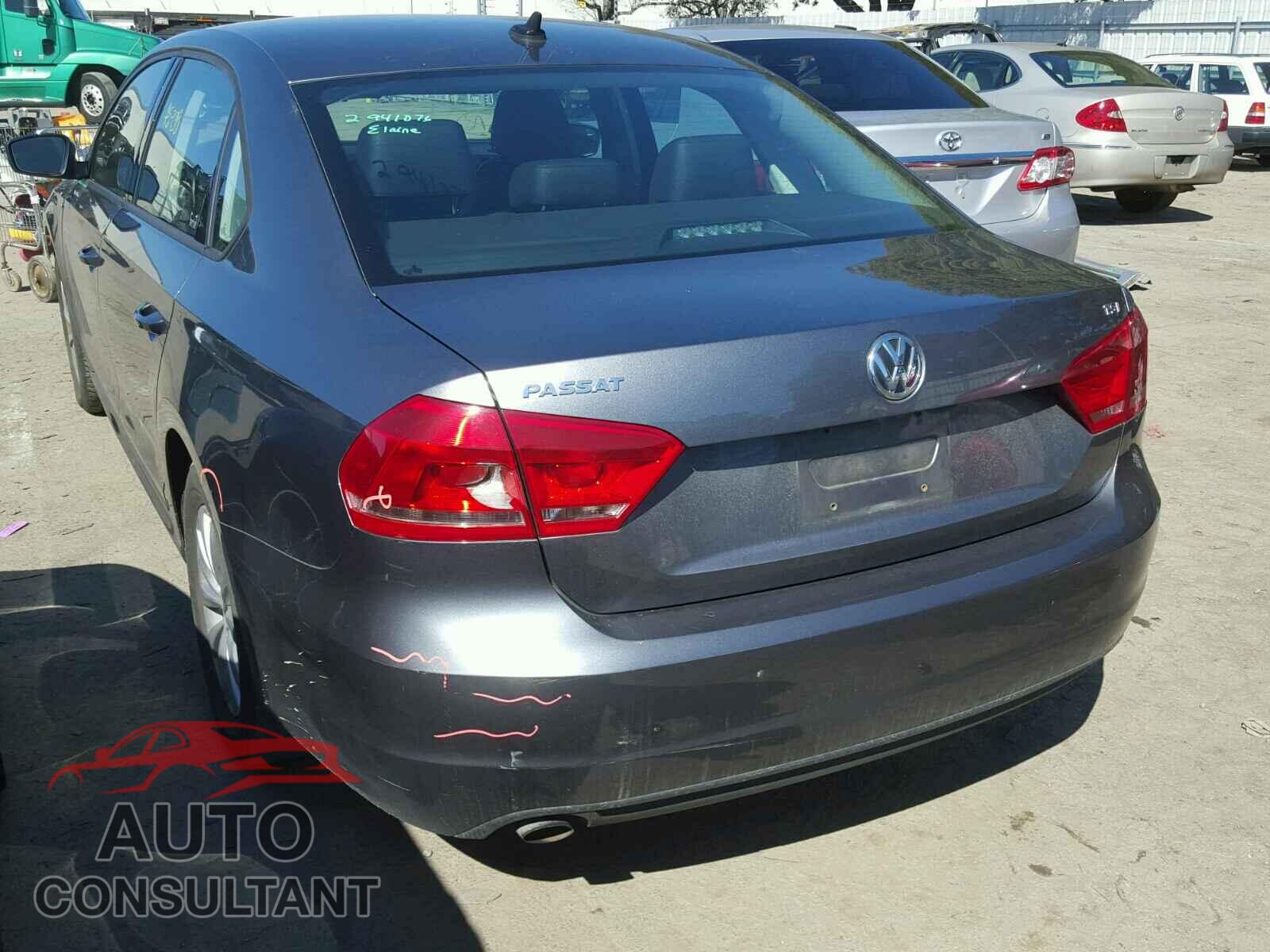 VOLKSWAGEN PASSAT 2015 - 1VWAT7A34FC004862