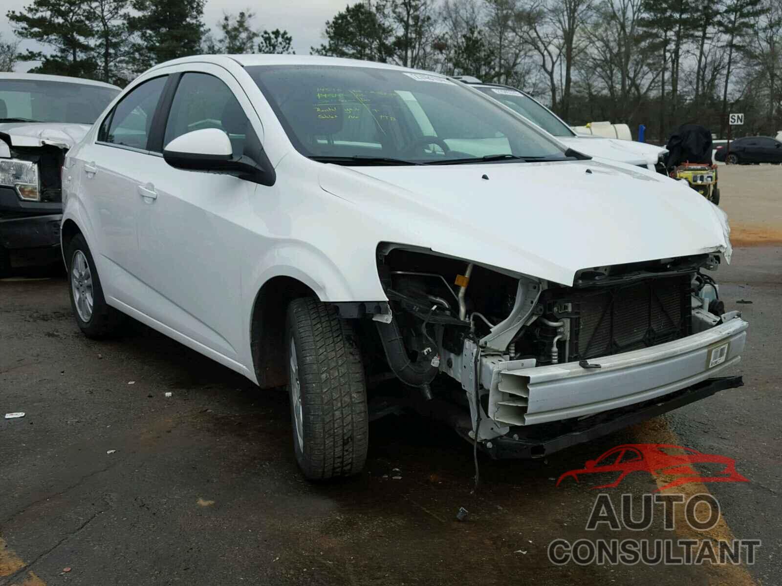 CHEVROLET SONIC 2015 - 1G1JC5SH2F4162976