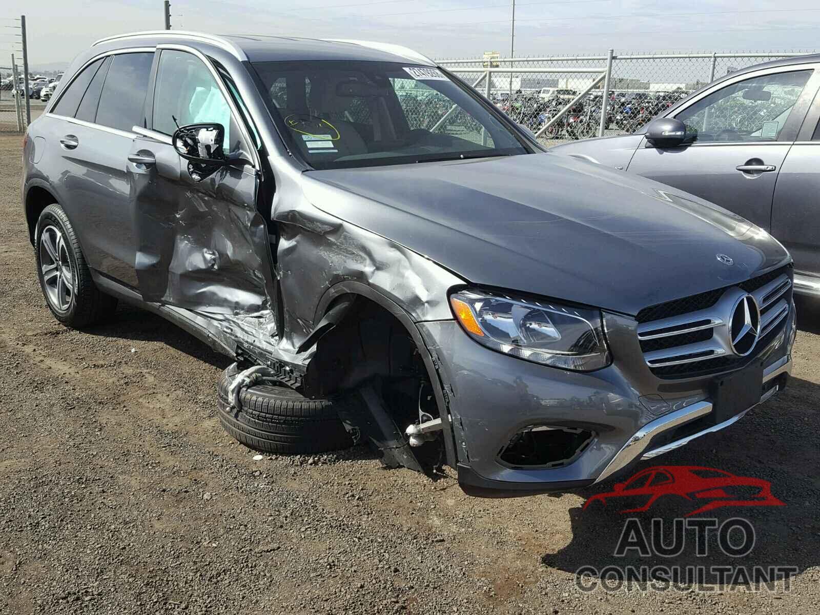 MERCEDES-BENZ GLC300 2018 - WDC0G4JB1JV033638