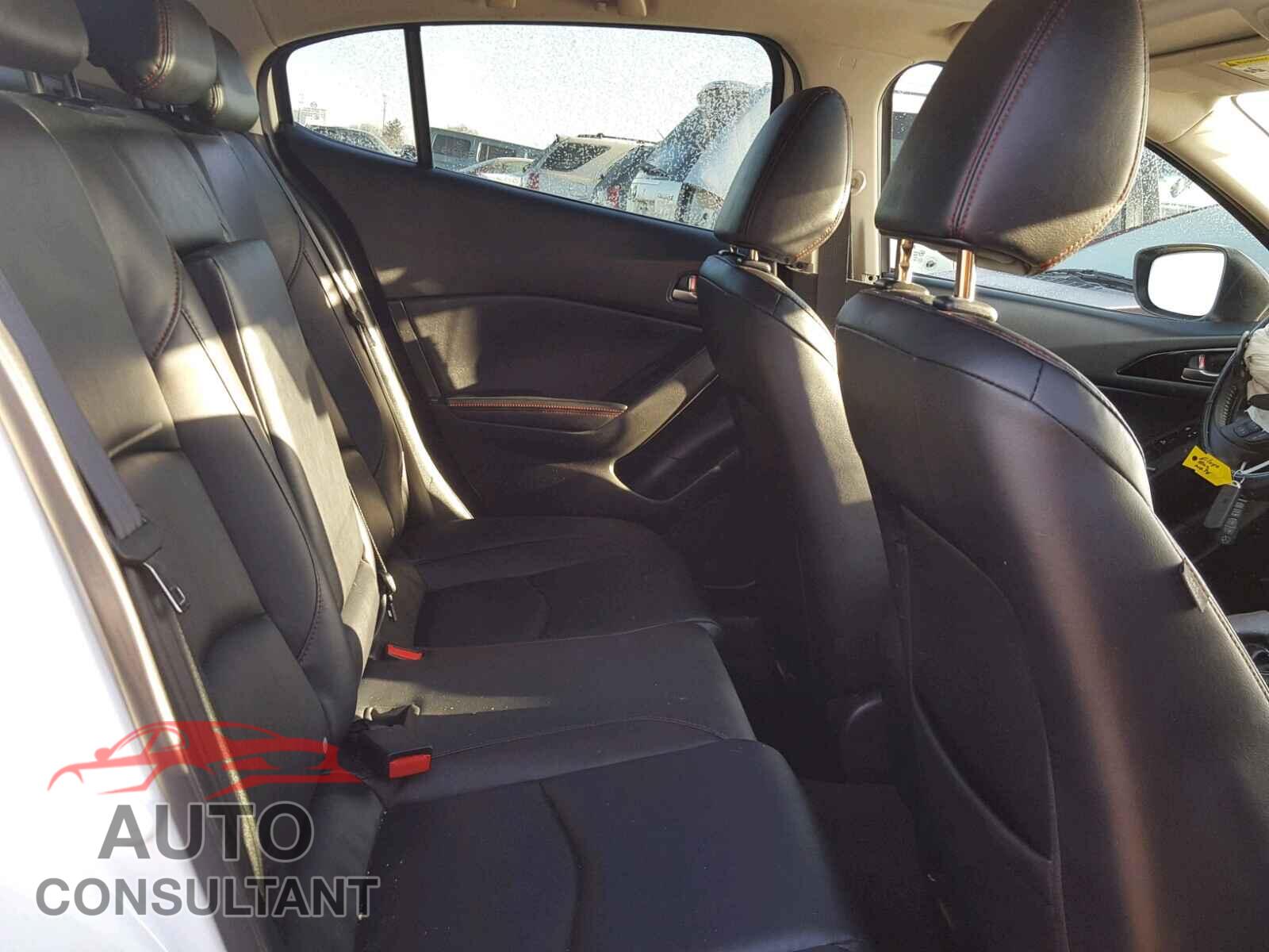 MAZDA 3 2015 - JM1BM1W79F1249097