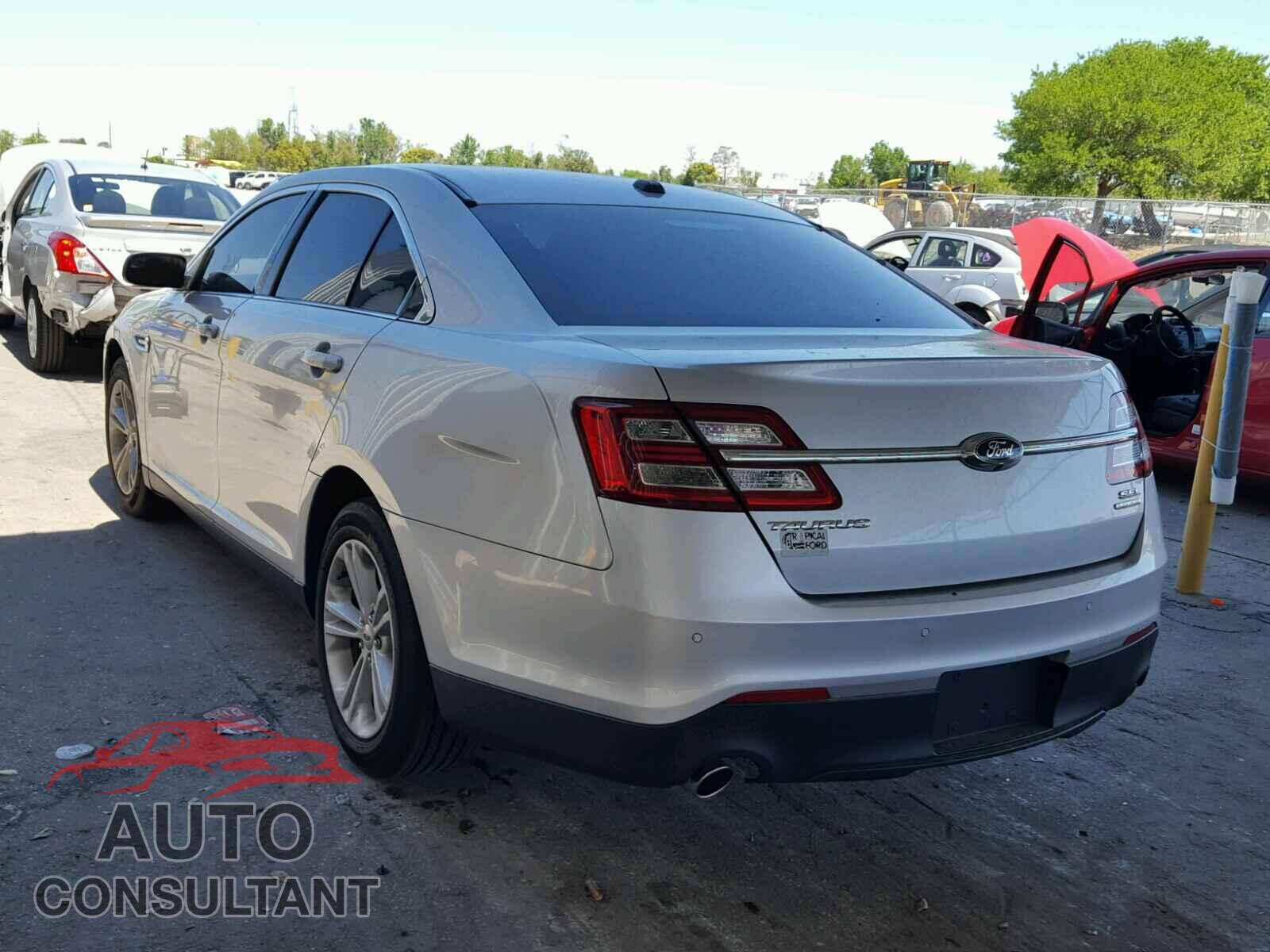 FORD TAURUS 2015 - 1FAHP2E84FG131561