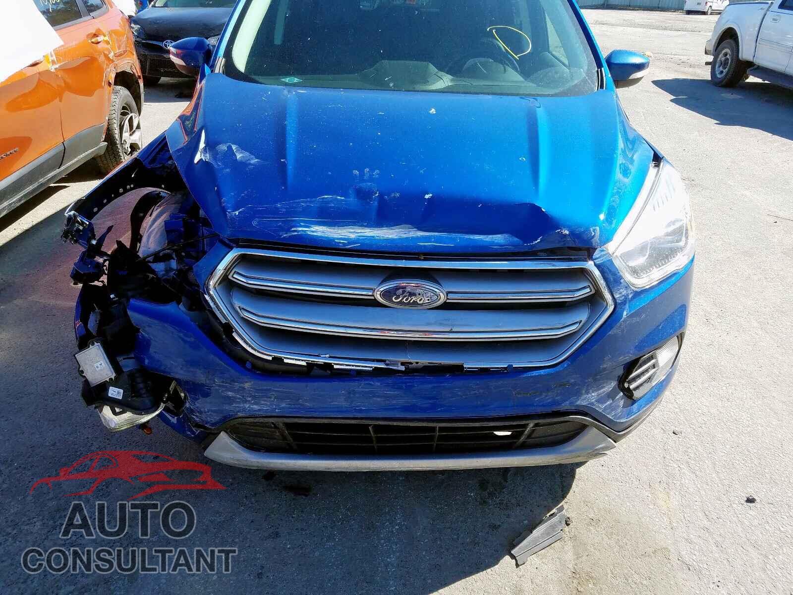 FORD ESCAPE 2017 - 1FMCU0JD9HUB73857