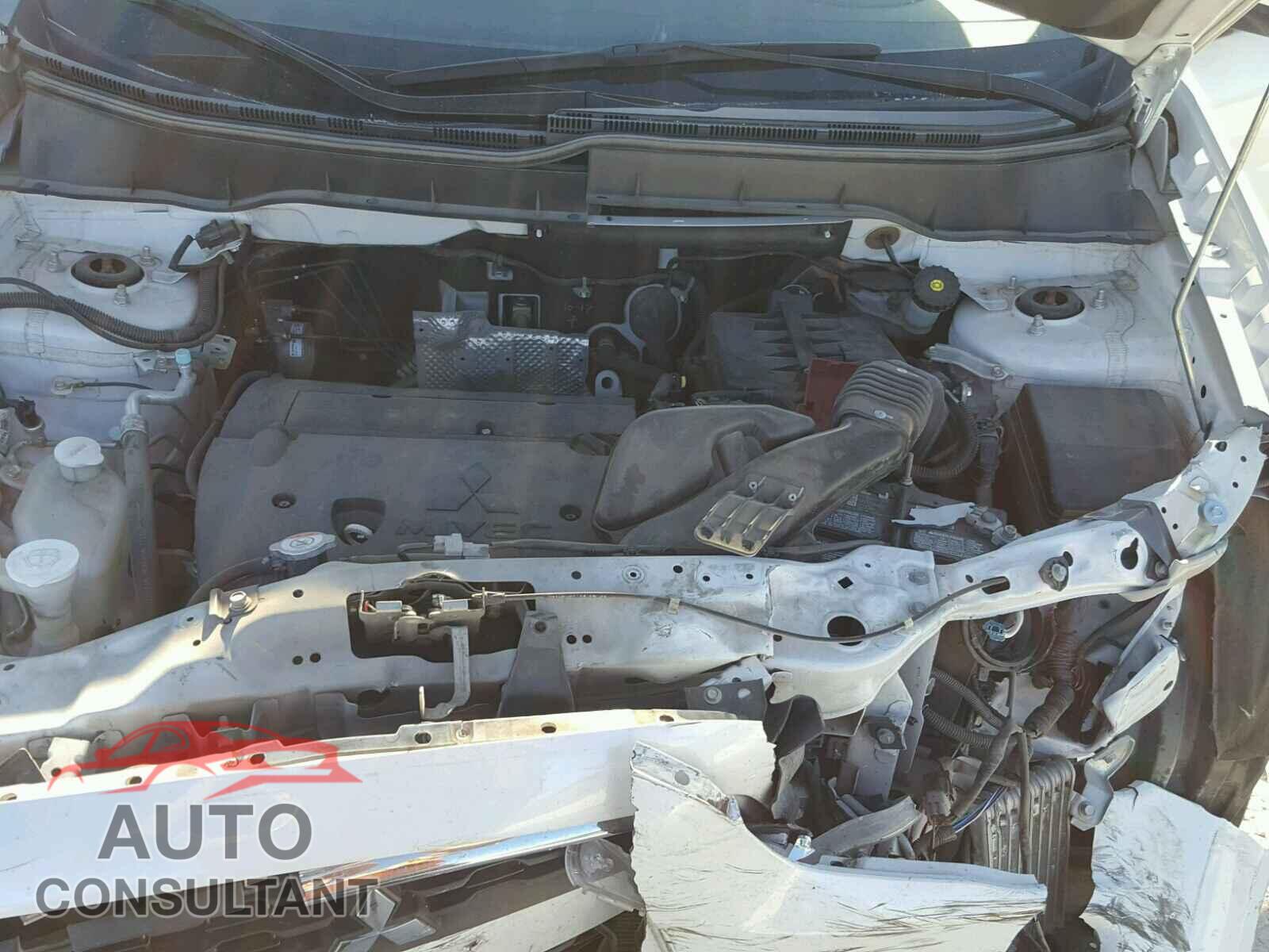 MITSUBISHI OUTLANDER 2015 - 4A4AP3AU3FE013963
