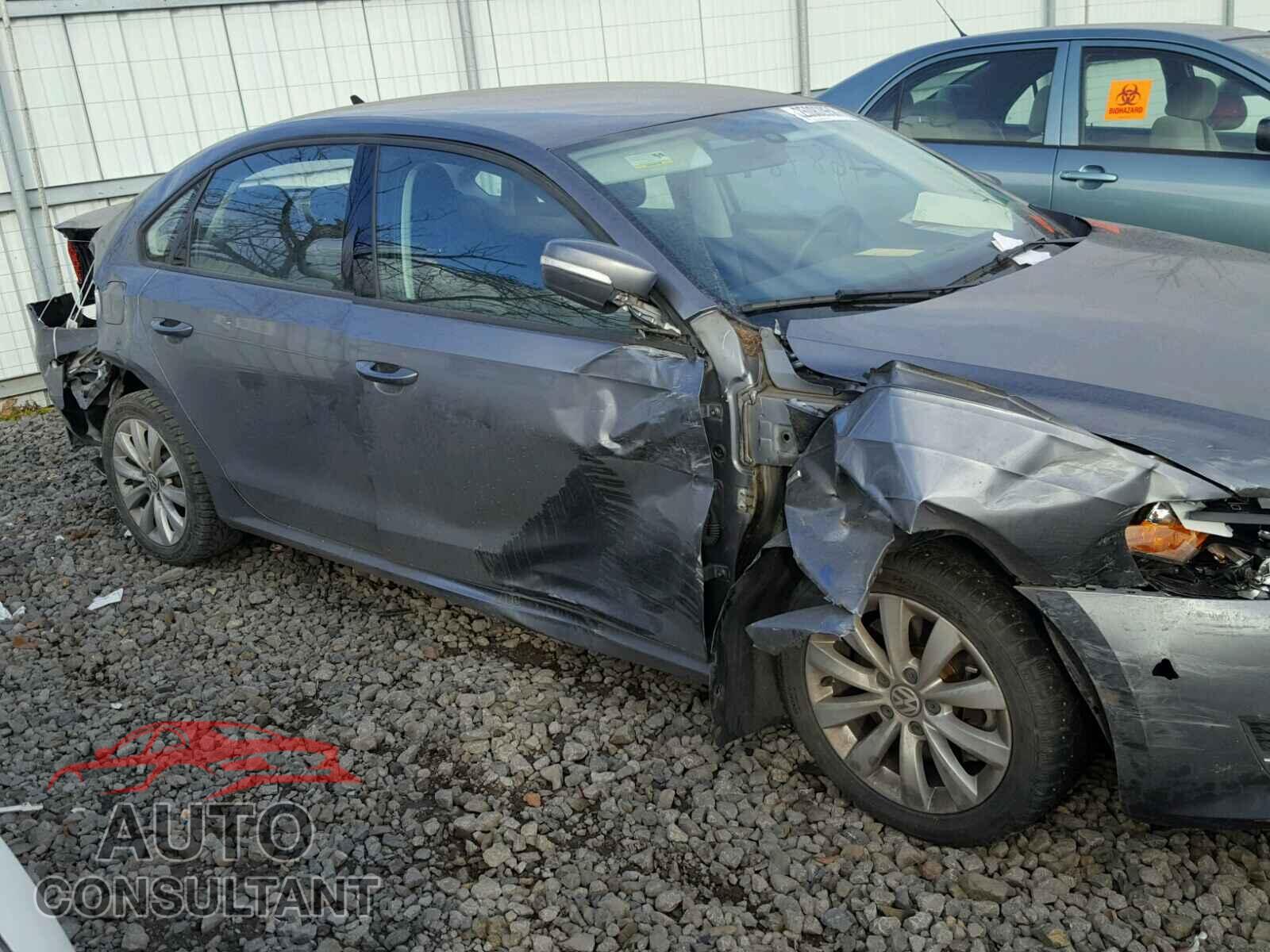 VOLKSWAGEN PASSAT 2015 - 1VWAT7A35FC010900