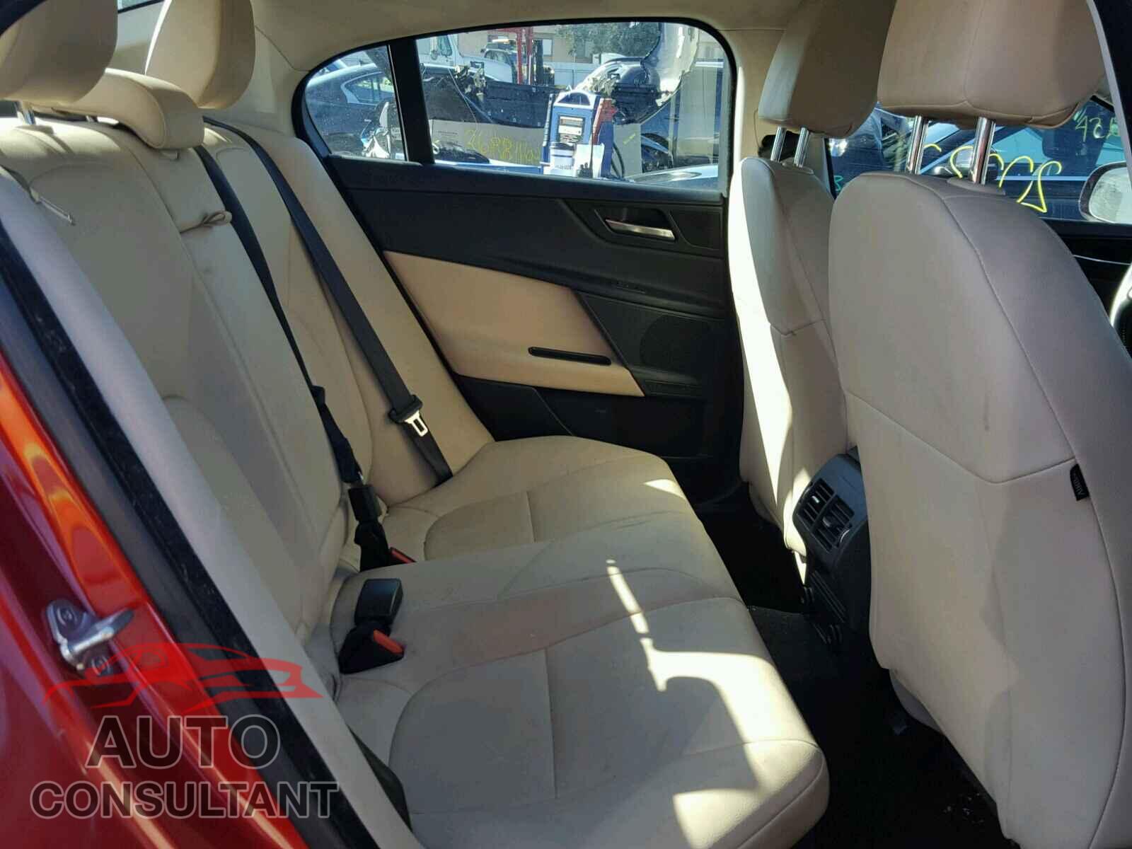 JAGUAR XE 2017 - SAJAD4BV8HA959565