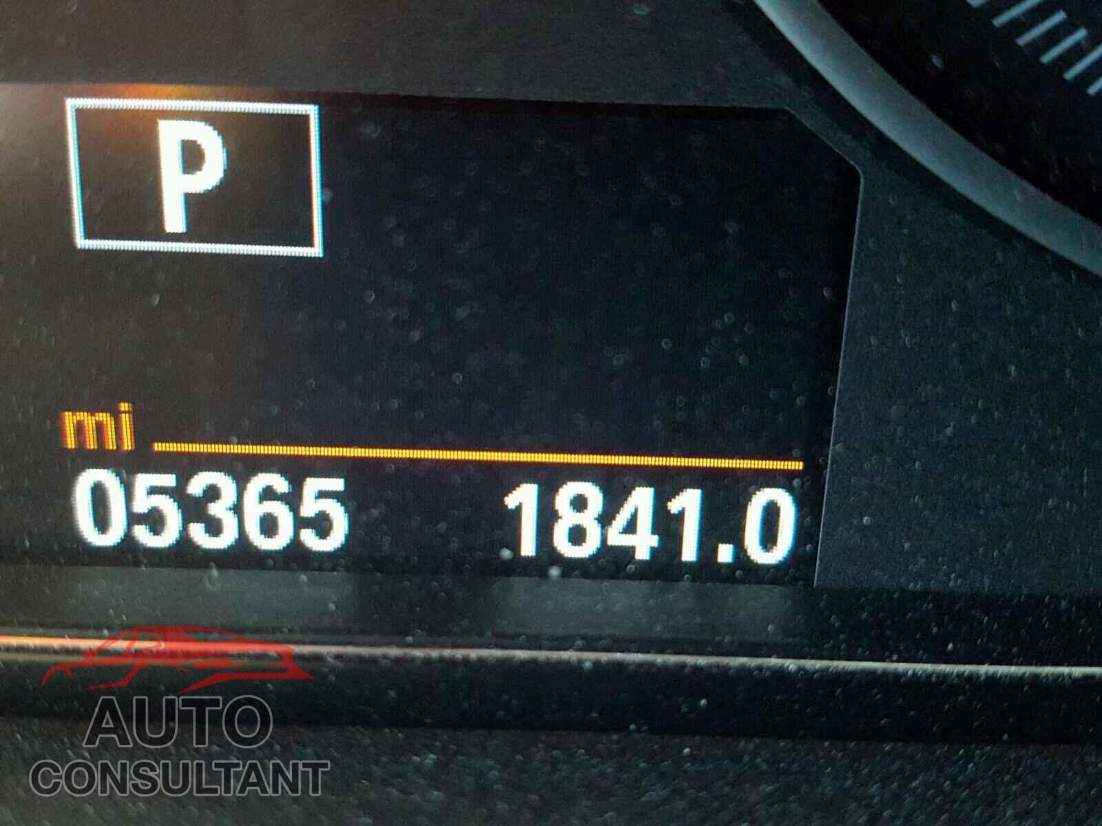 BMW 3 SERIES 2016 - WBA8E1G56GNT34474