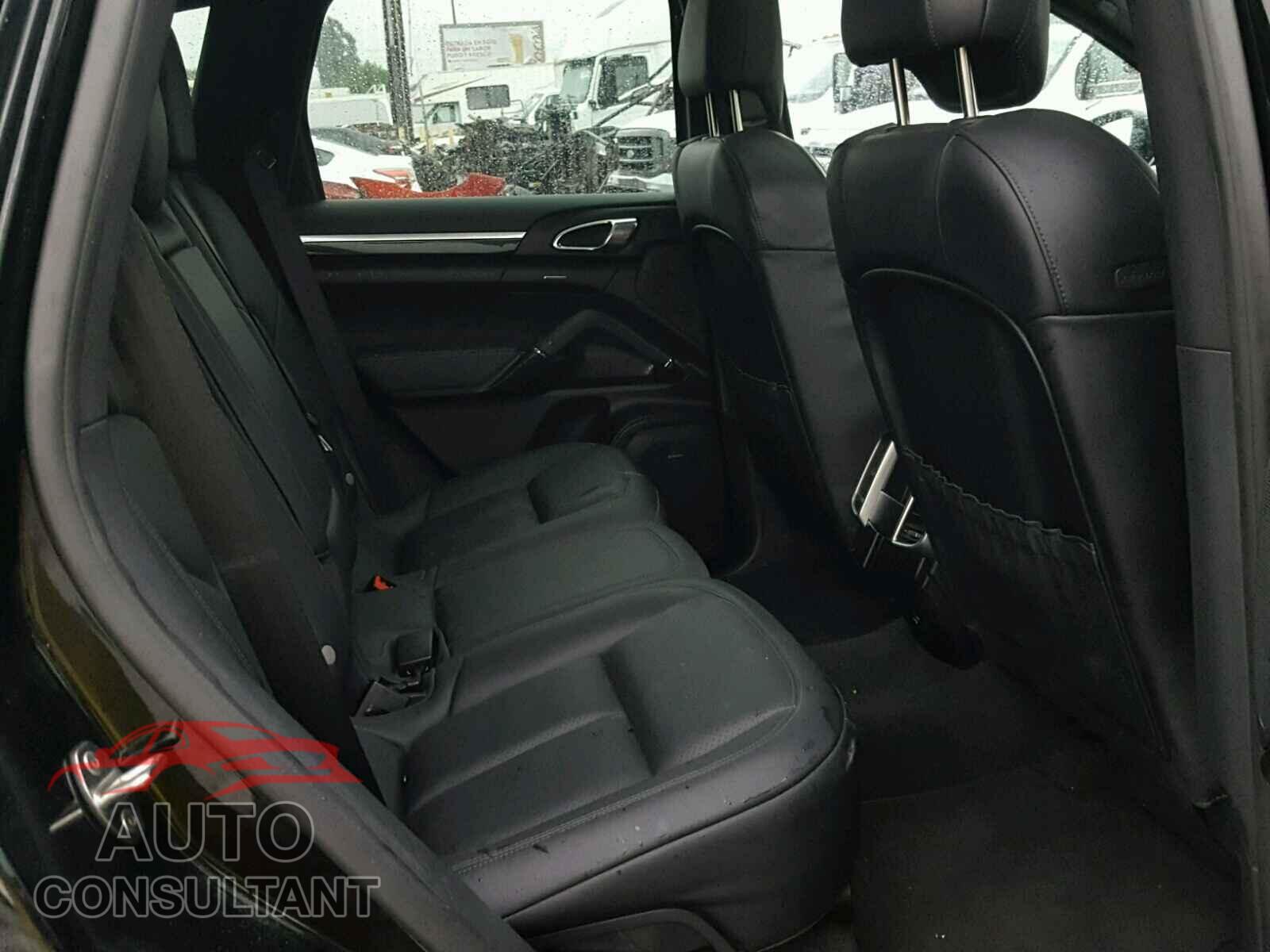 PORSCHE CAYENNE 2016 - WP1AA2A27GKA37671