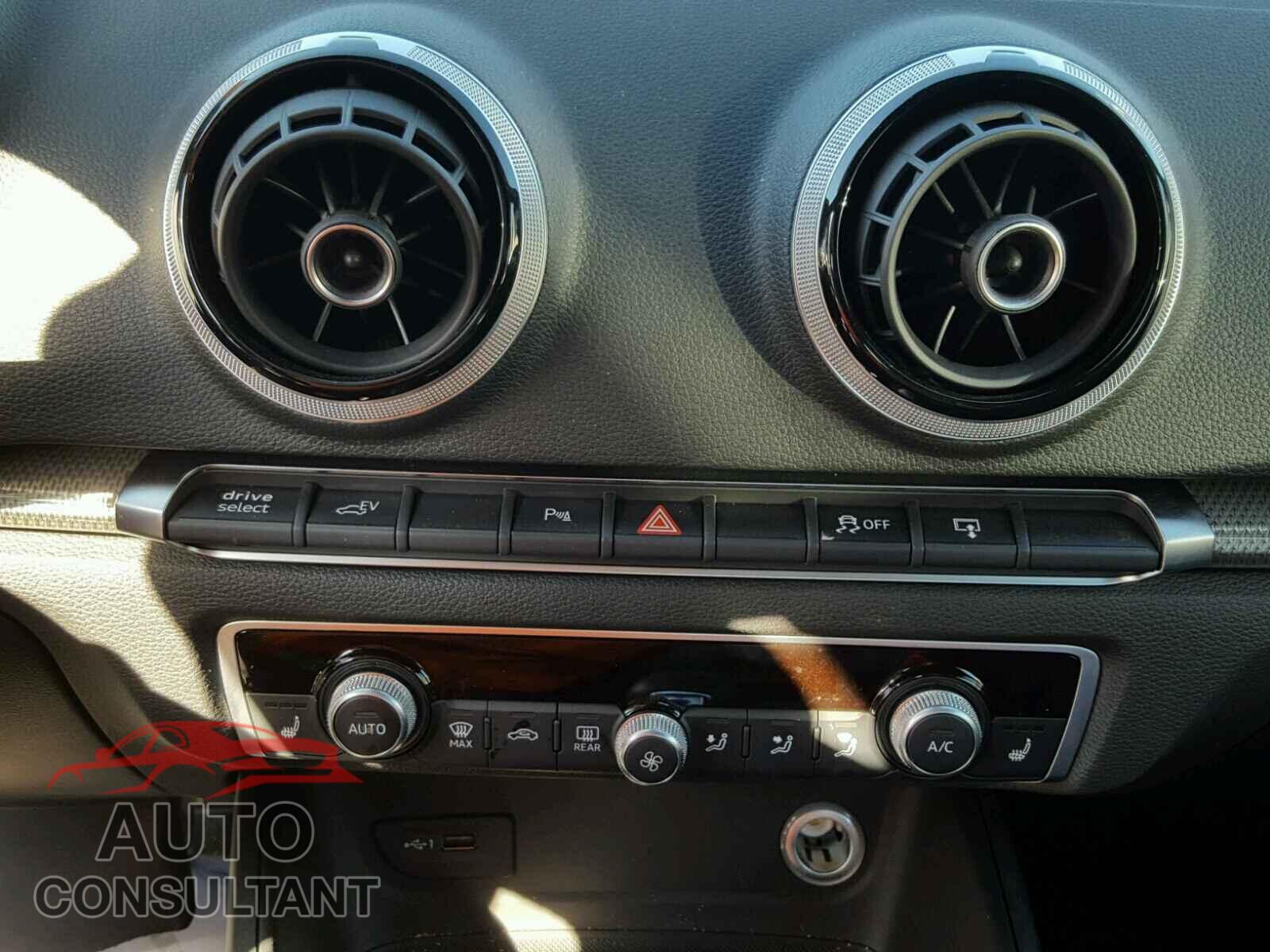 AUDI A3 2017 - WAUSPBFF9HA039569