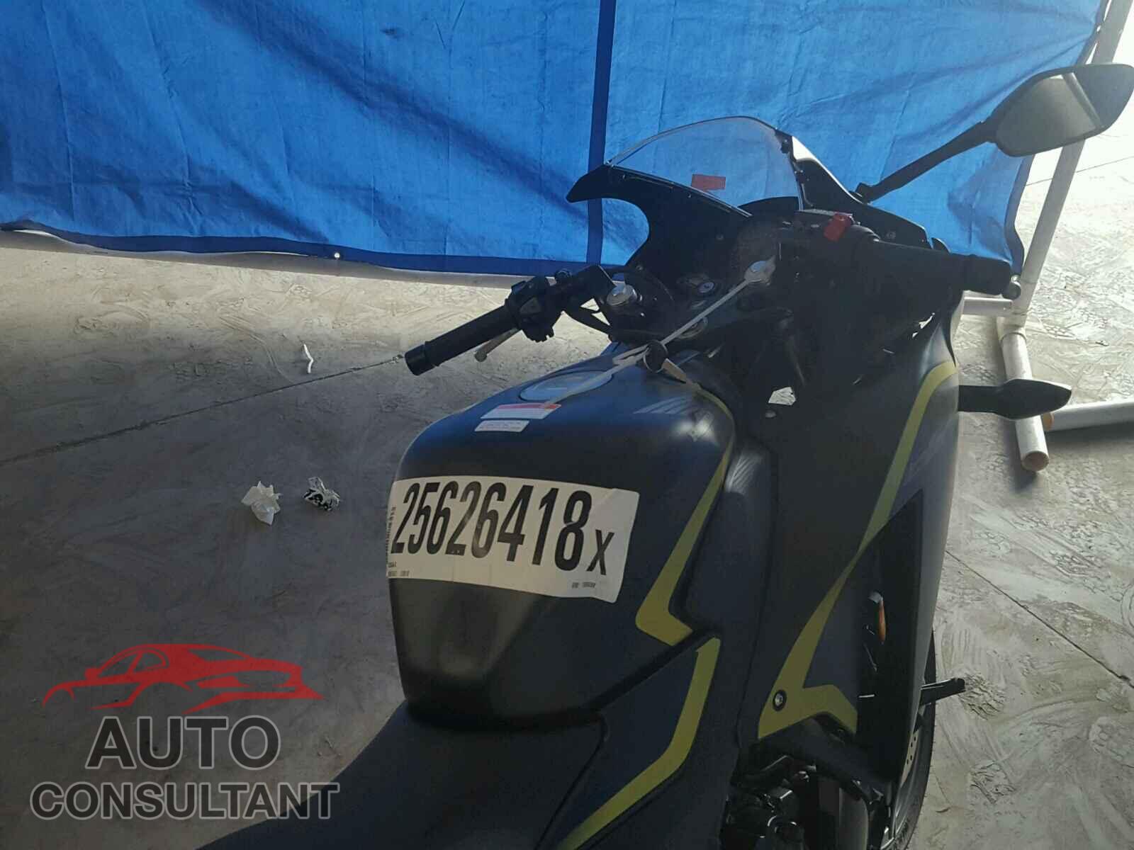 HONDA CBR CYCLE 2015 - MLHNC5151F5100699