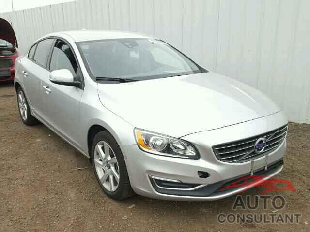 VOLVO S60 2015 - YV140MFJXF2367438