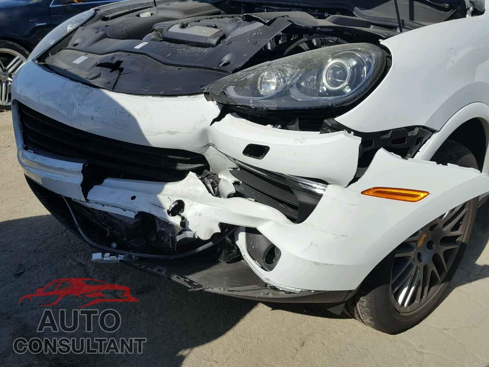 PORSCHE CAYENNE 2018 - WP1AA2A2XJKA02209