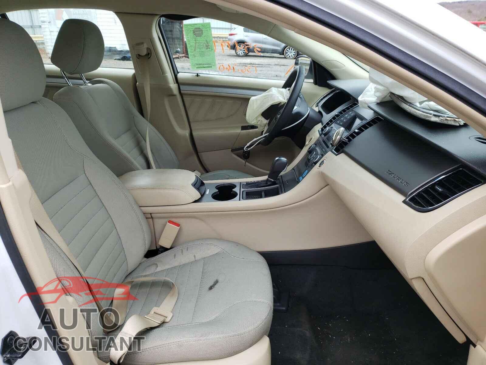 FORD TAURUS 2017 - 1FAHP2D89HG105445