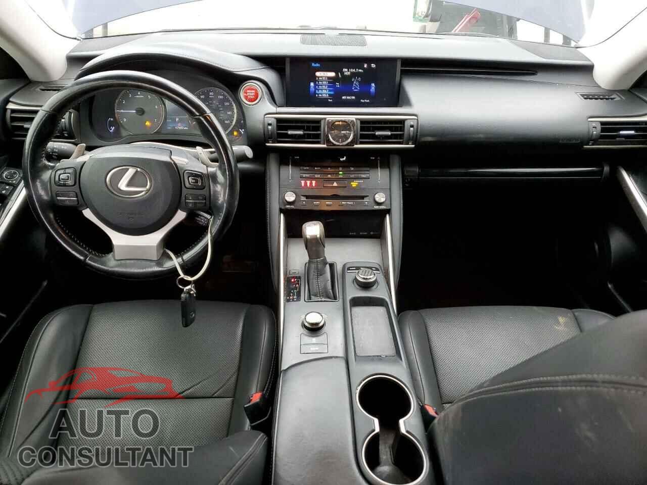 LEXUS IS 2017 - JTHBA1D26H5050907