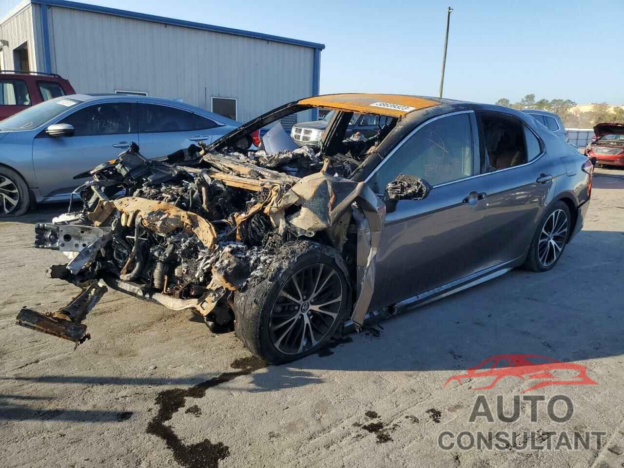 TOYOTA CAMRY 2018 - 4T1B11HK4JU538921