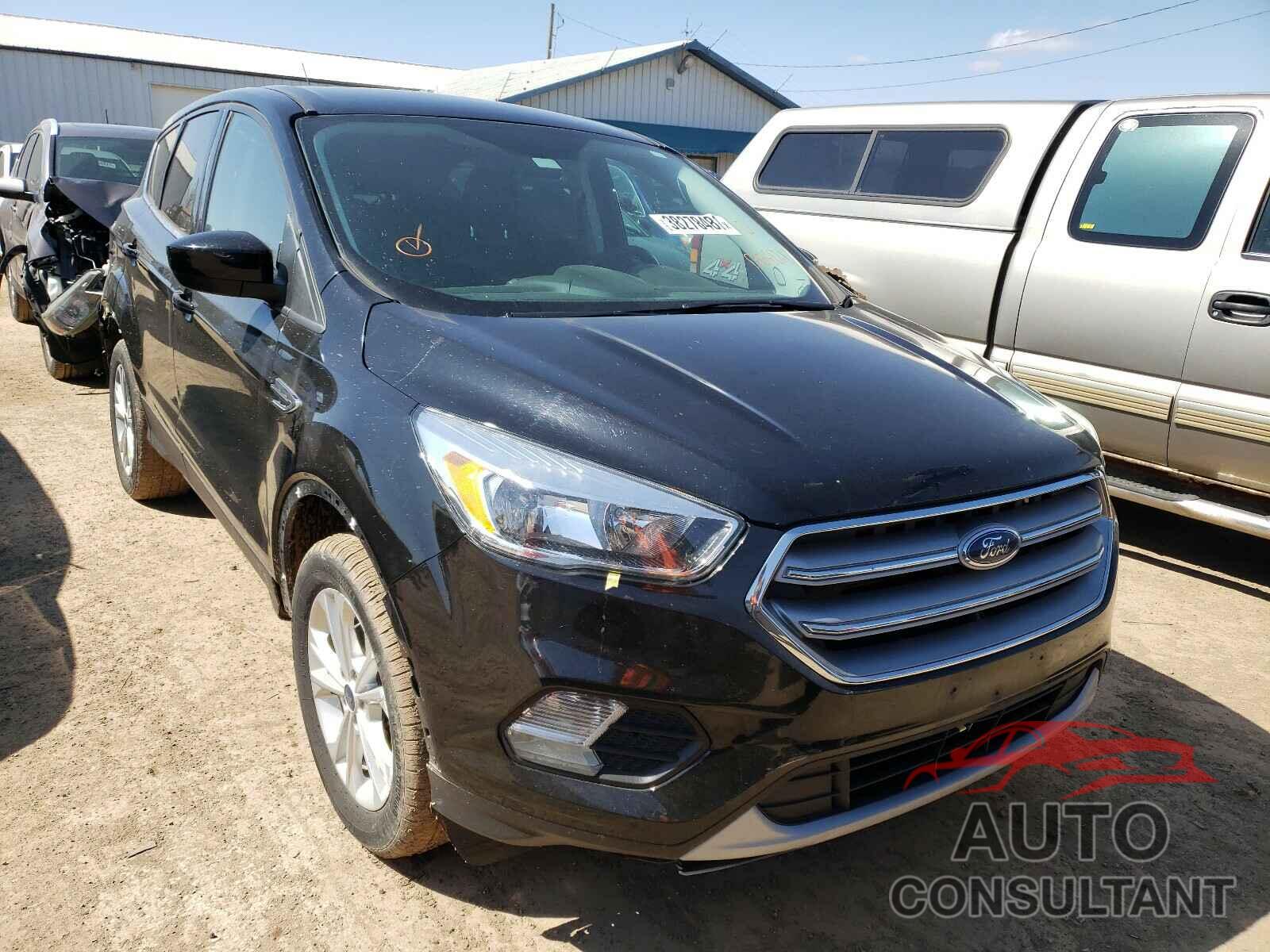 FORD ESCAPE 2017 - 1FMCU9G91HUB04121