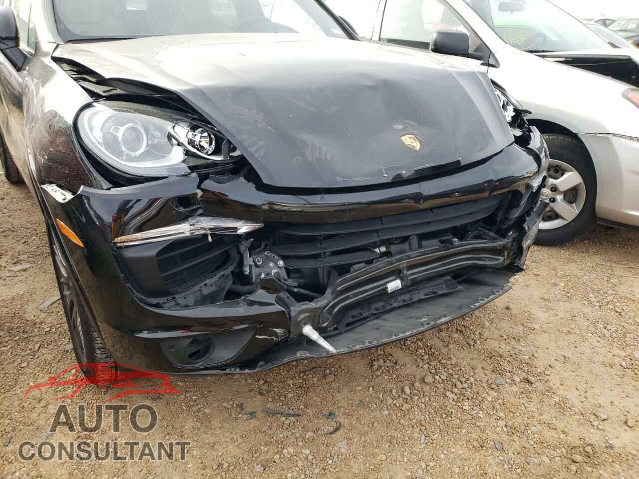 PORSCHE CAYENNE 2018 - WP1AA2A25JKA02702