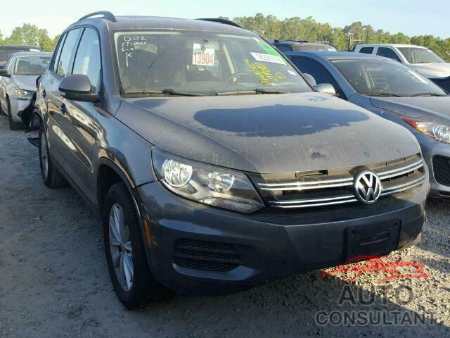 VOLKSWAGEN TIGUAN 2017 - WVGAV7AX5HK047062