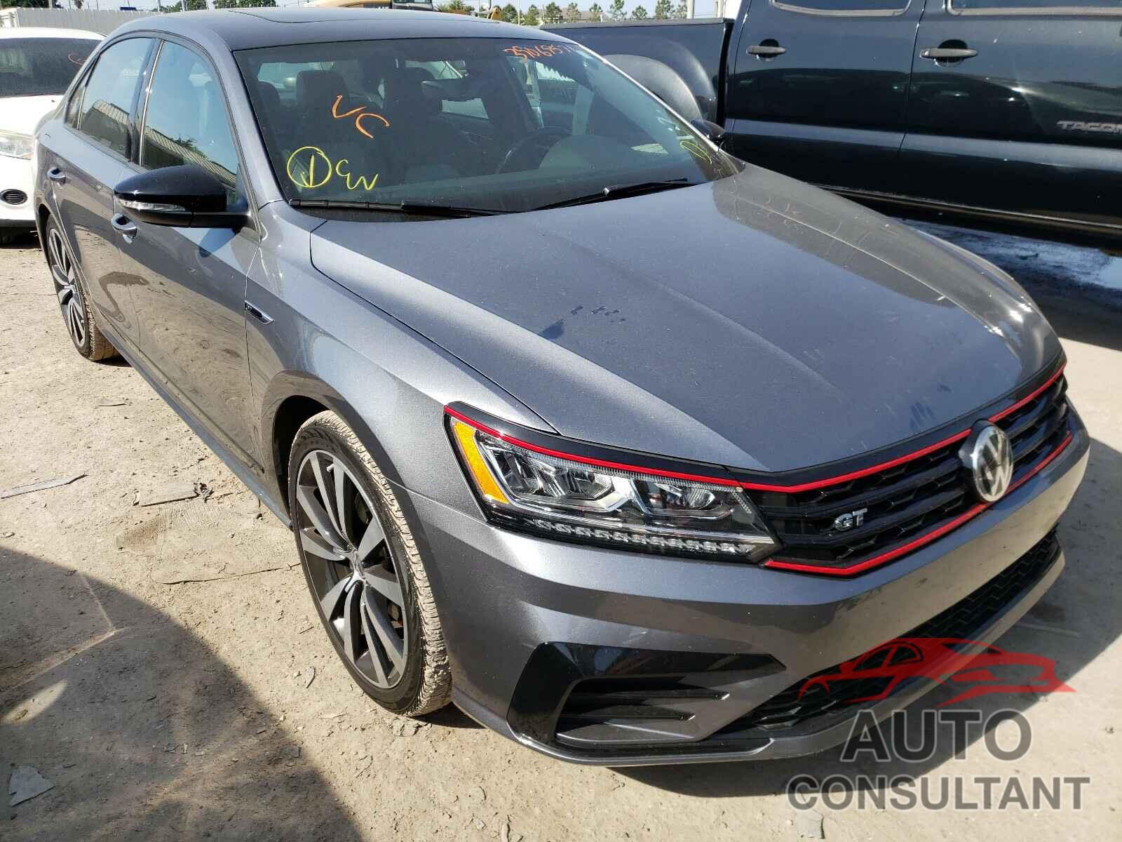 VOLKSWAGEN PASSAT 2018 - 1VWJM7A39JC036907