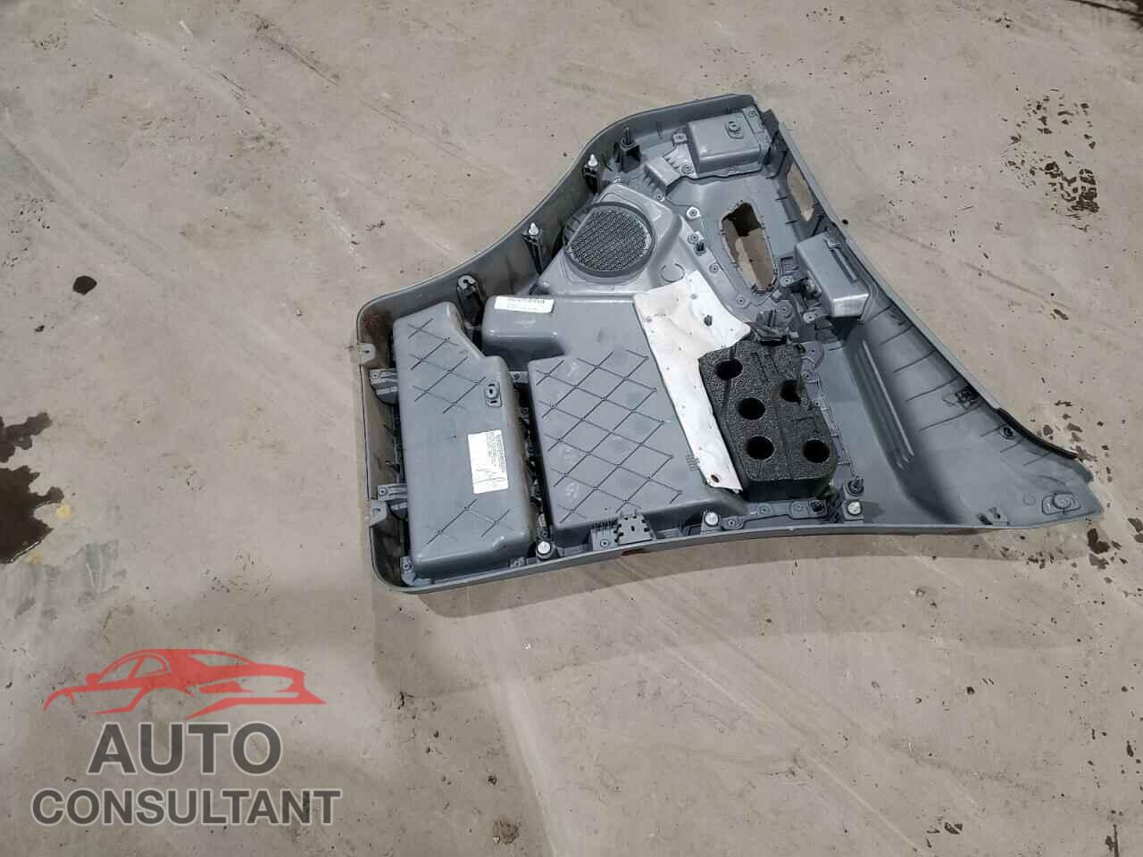 FORD TRANSIT 2018 - 1FTYE2CM7JKB00780