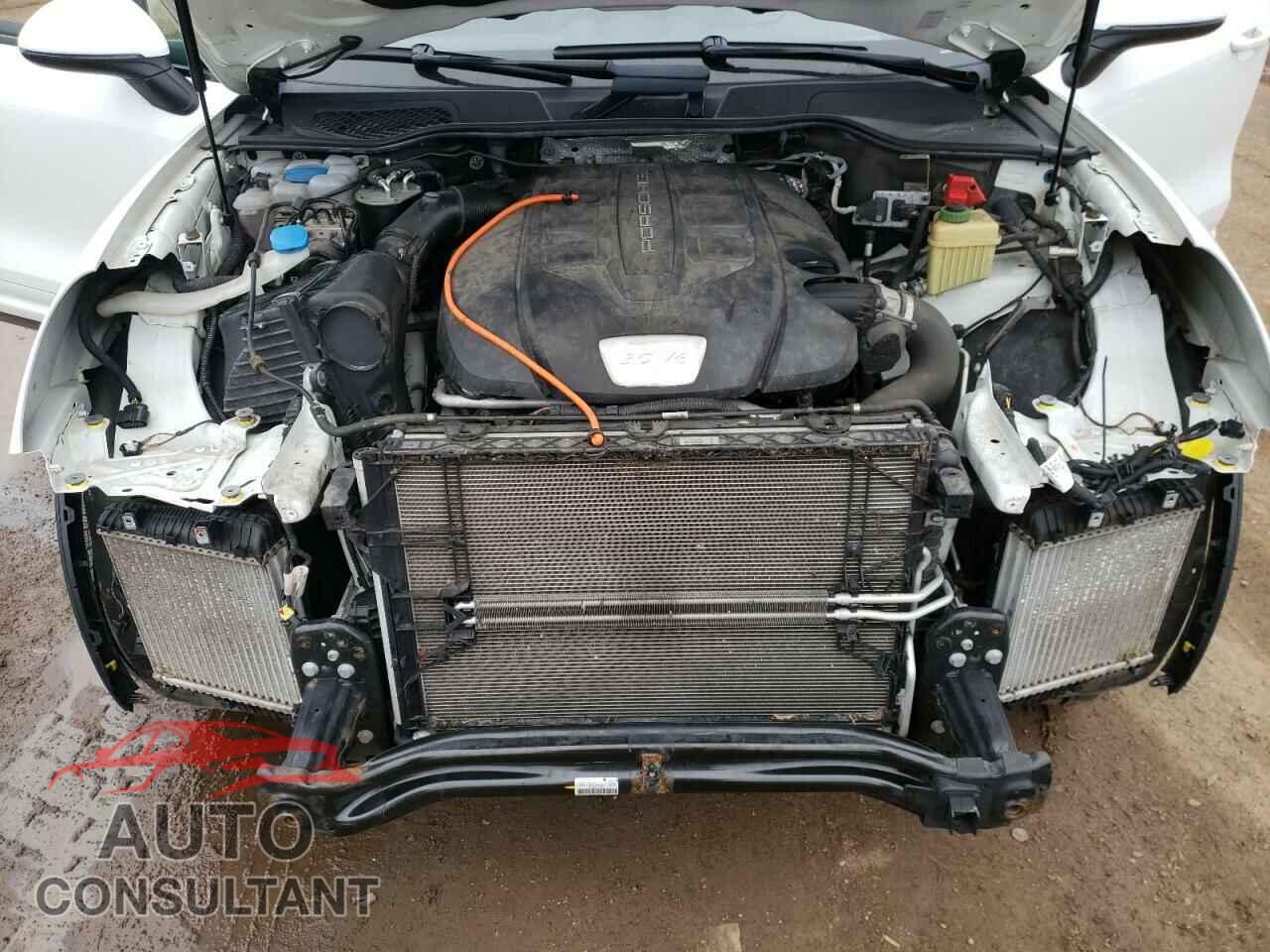 PORSCHE CAYENNE 2016 - WP1AF2A26GKA43477