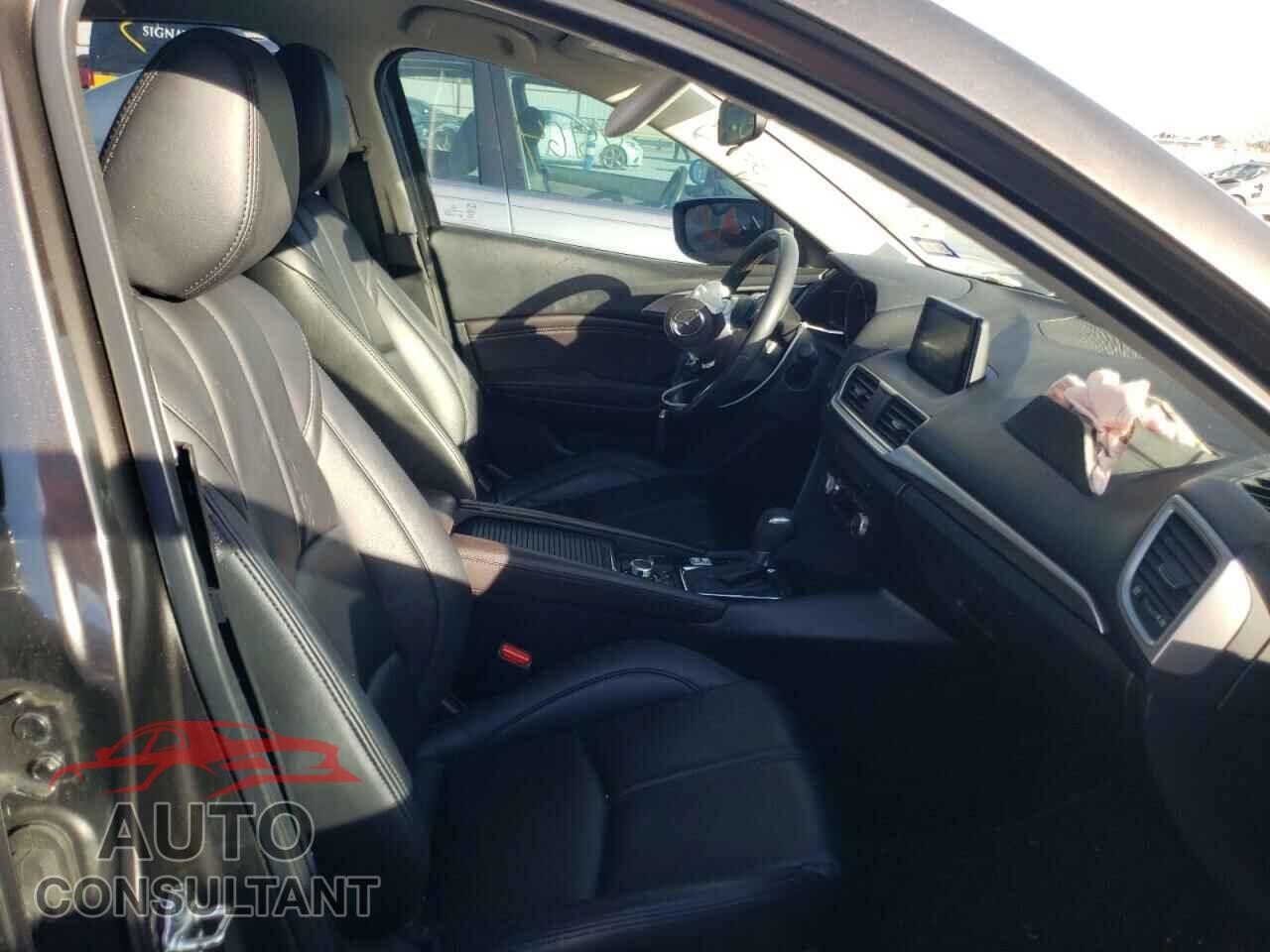 MAZDA 3 2017 - 3MZBN1V71HM136584
