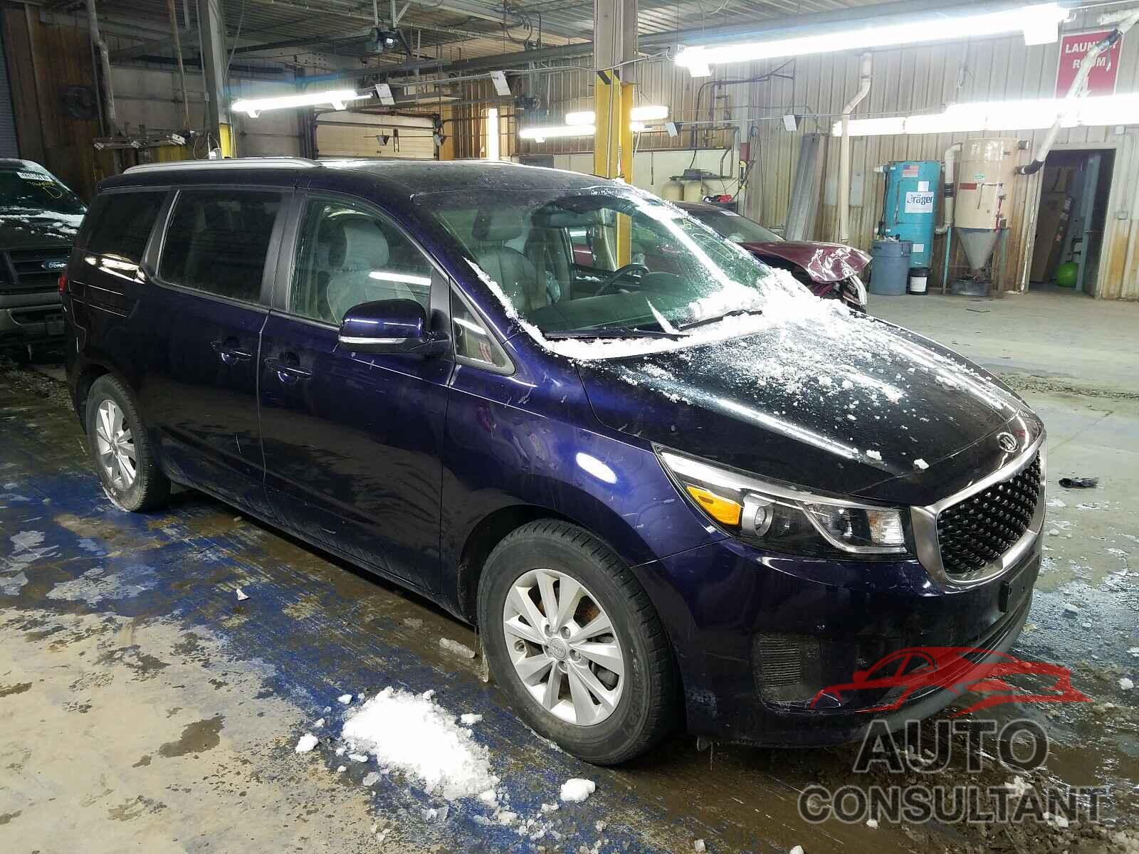 KIA SEDONA 2018 - KNDMB5C18J6375727