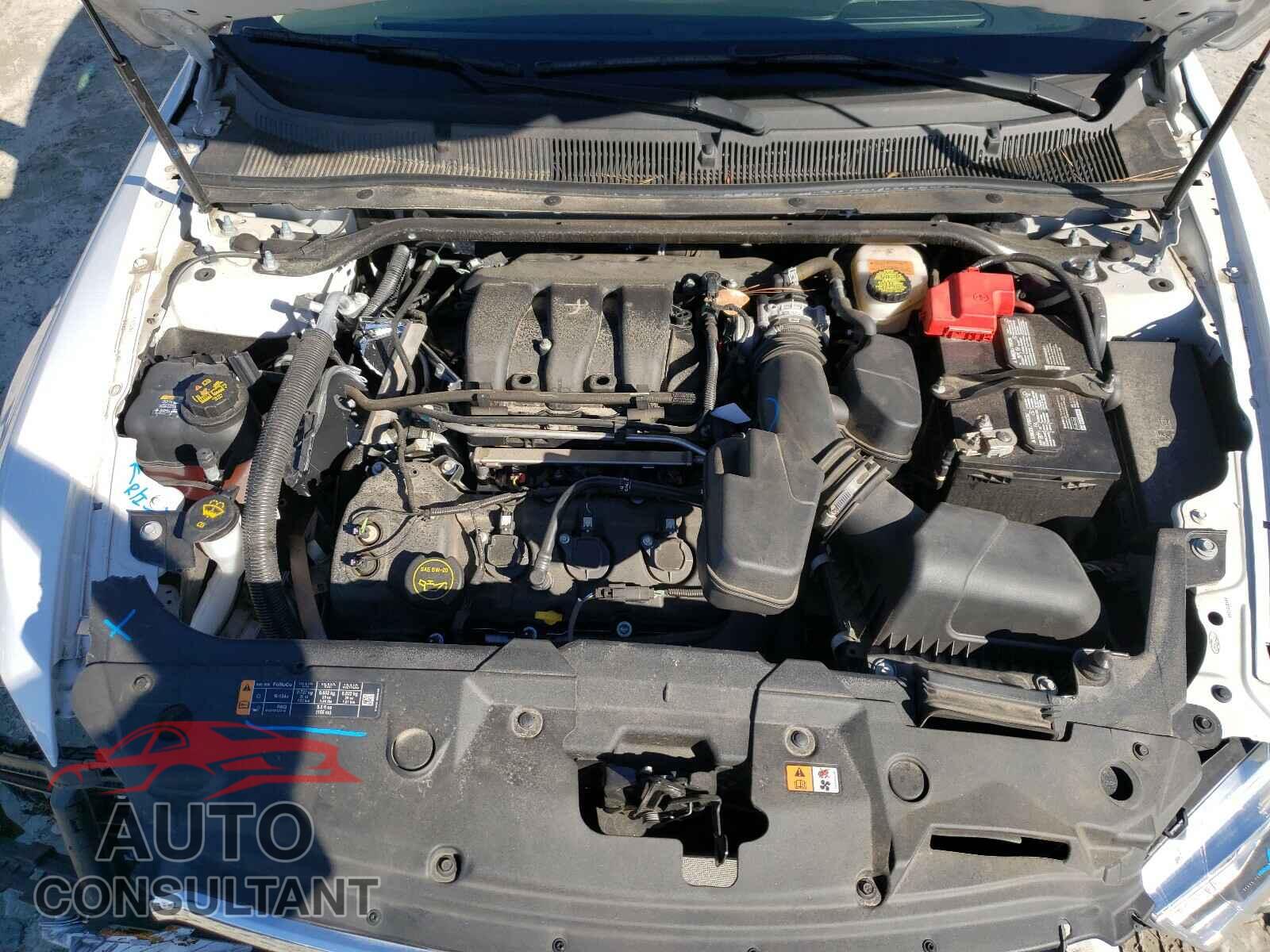 FORD TAURUS 2017 - 1FAHP2E85HG125092