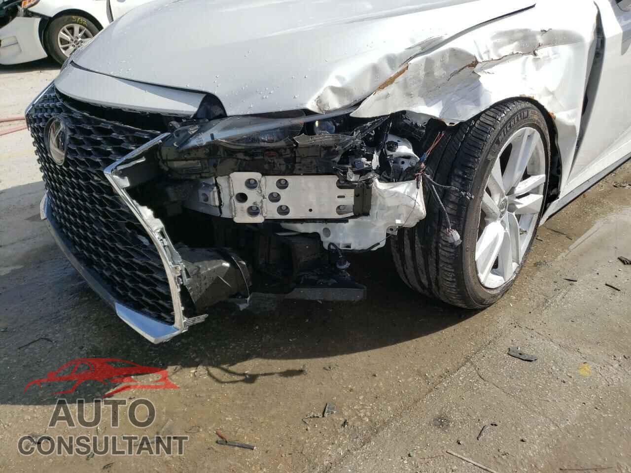 LEXUS IS 2021 - JTHAA1D25M5111184