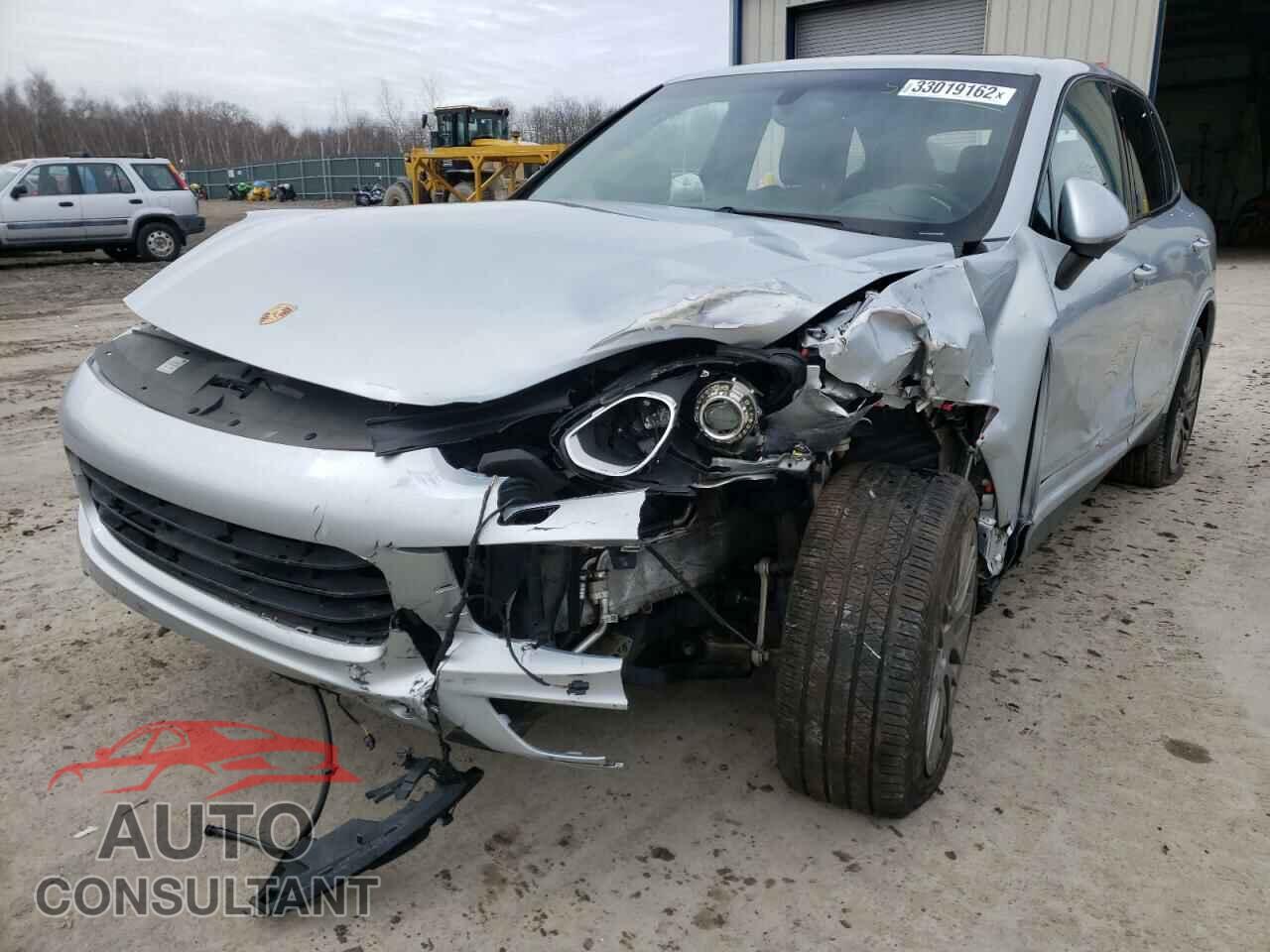 PORSCHE CAYENNE 2018 - WP1AA2A29JKA03187