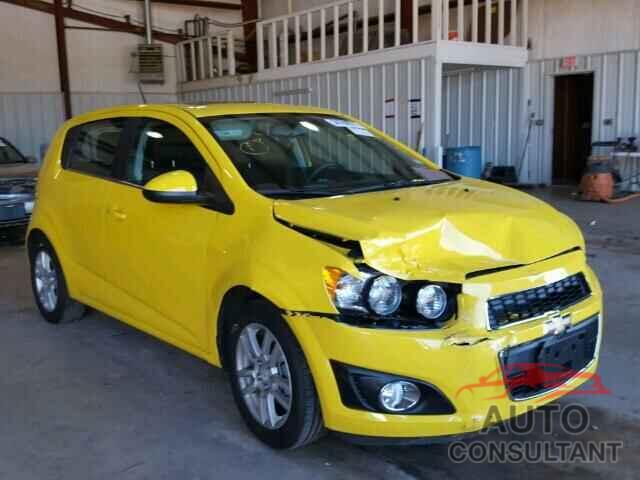 CHEVROLET SONIC 2016 - 1G1JC6SH1G4122945