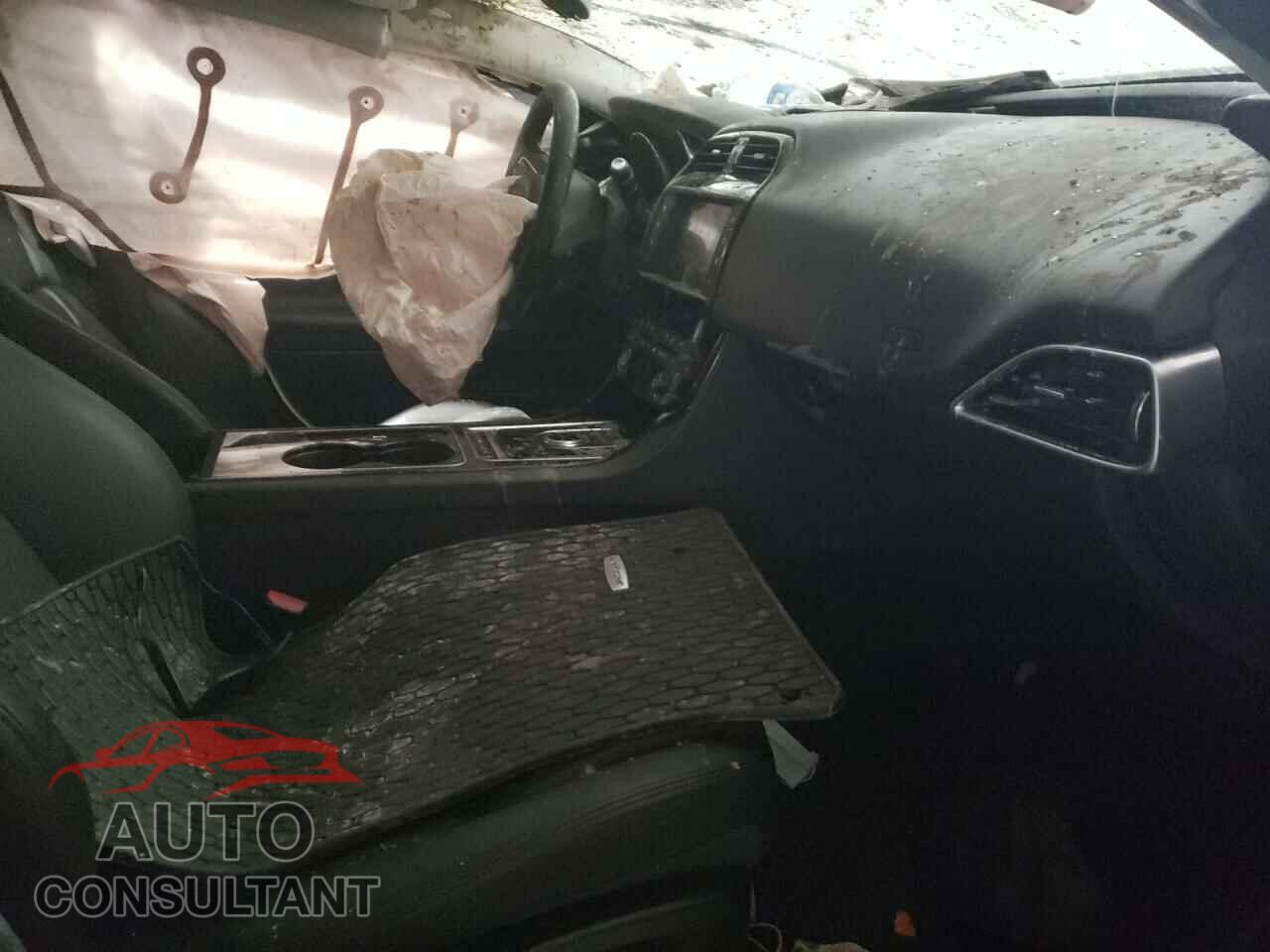 JAGUAR XE 2017 - SAJAJ4BV2HA978055