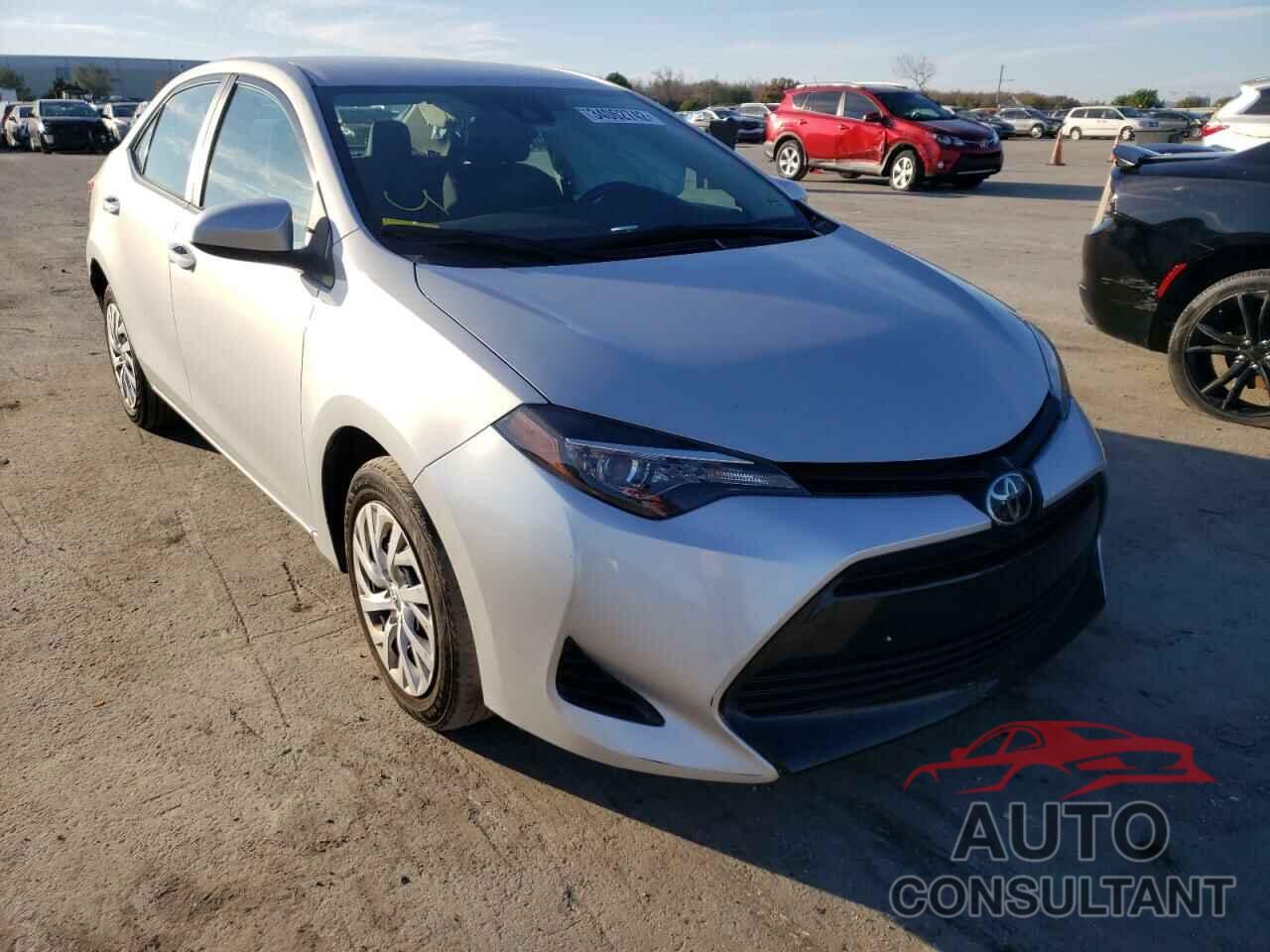 TOYOTA COROLLA 2018 - 5YFBURHE0JP840210