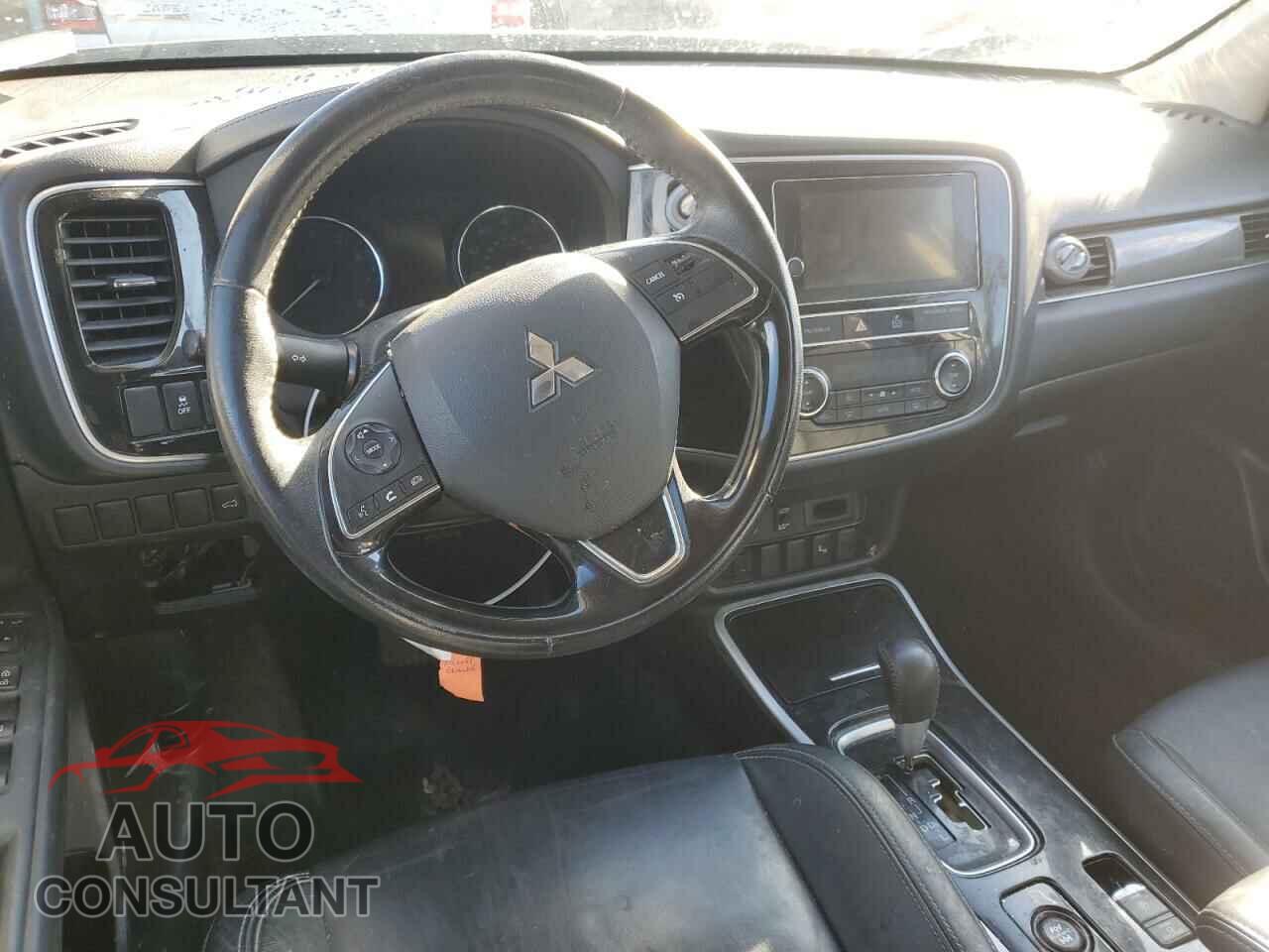 MITSUBISHI OUTLANDER 2019 - JA4AZ3A32KZ039802