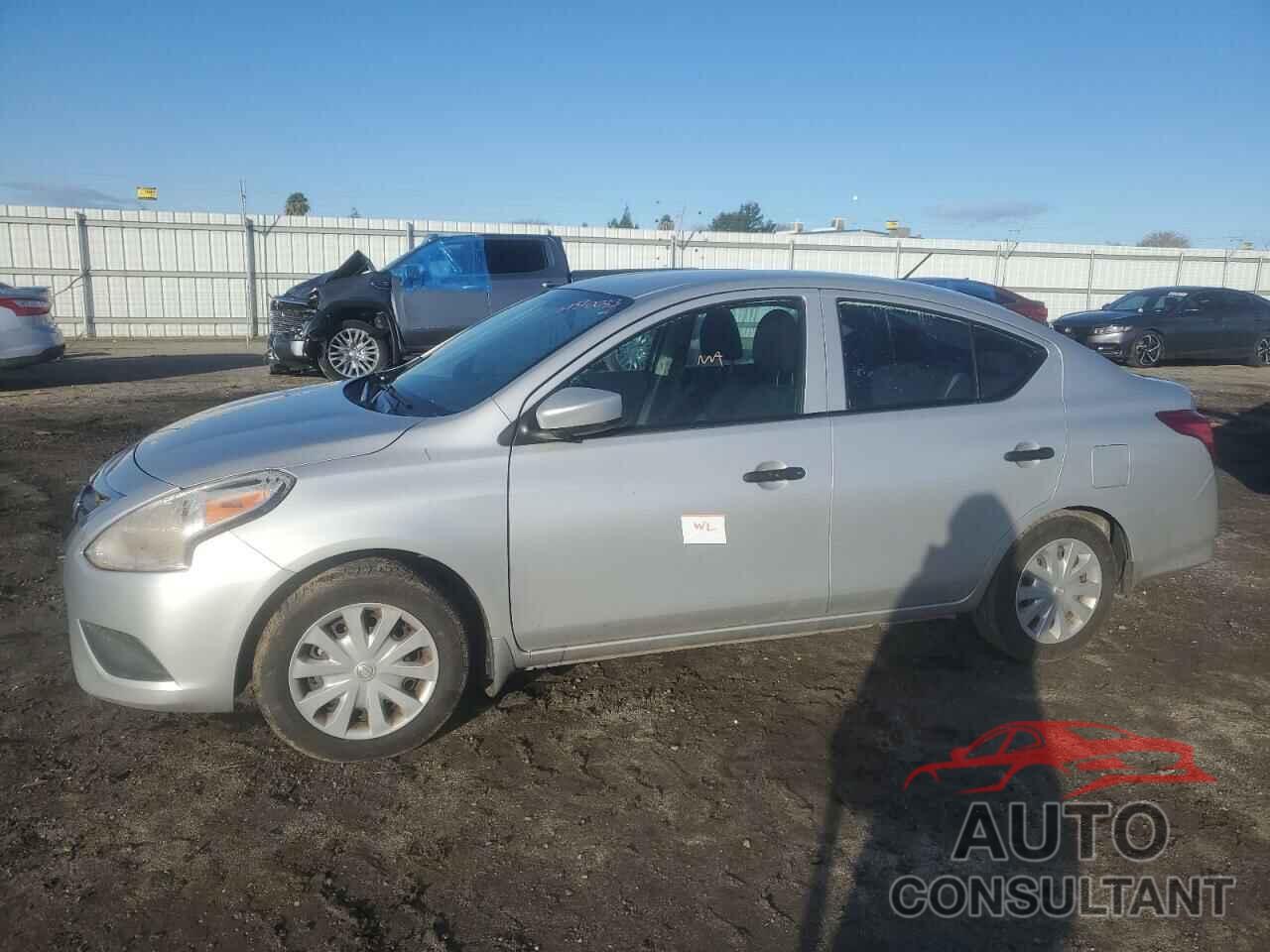 NISSAN VERSA 2019 - 3N1CN7AP7KL808017