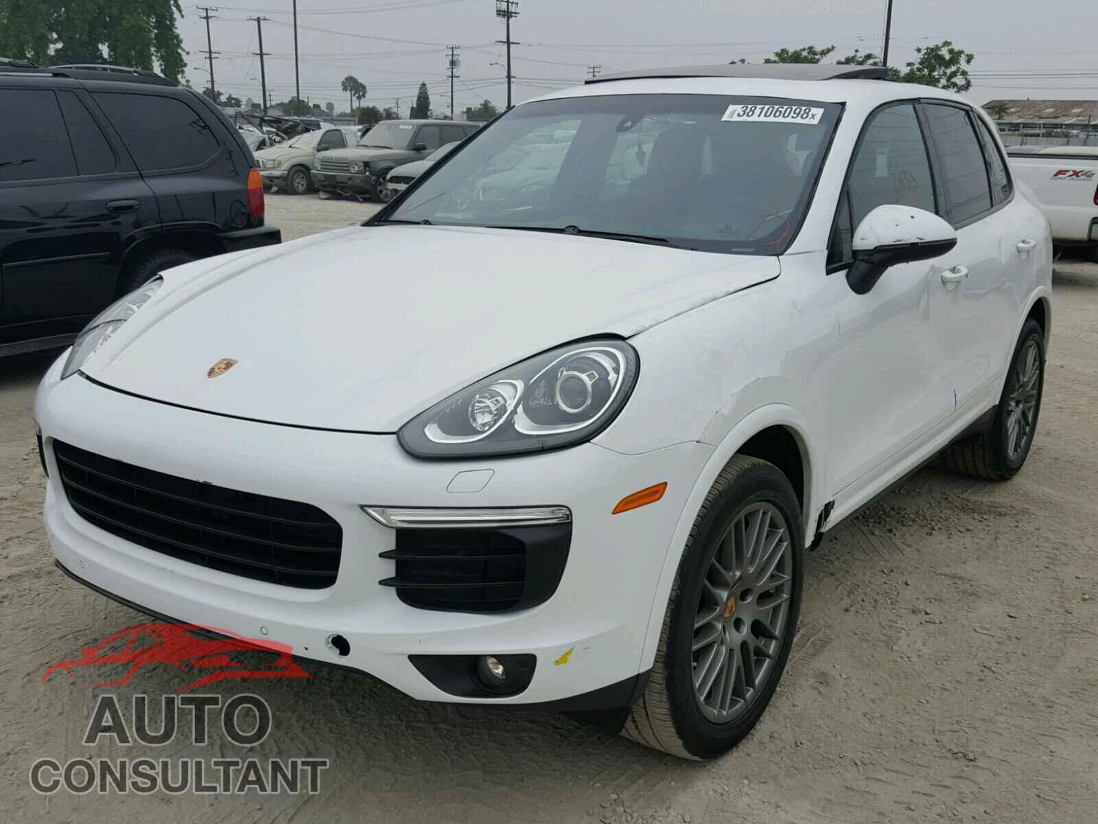 PORSCHE CAYENNE 2018 - WP1AA2A24JKA04294