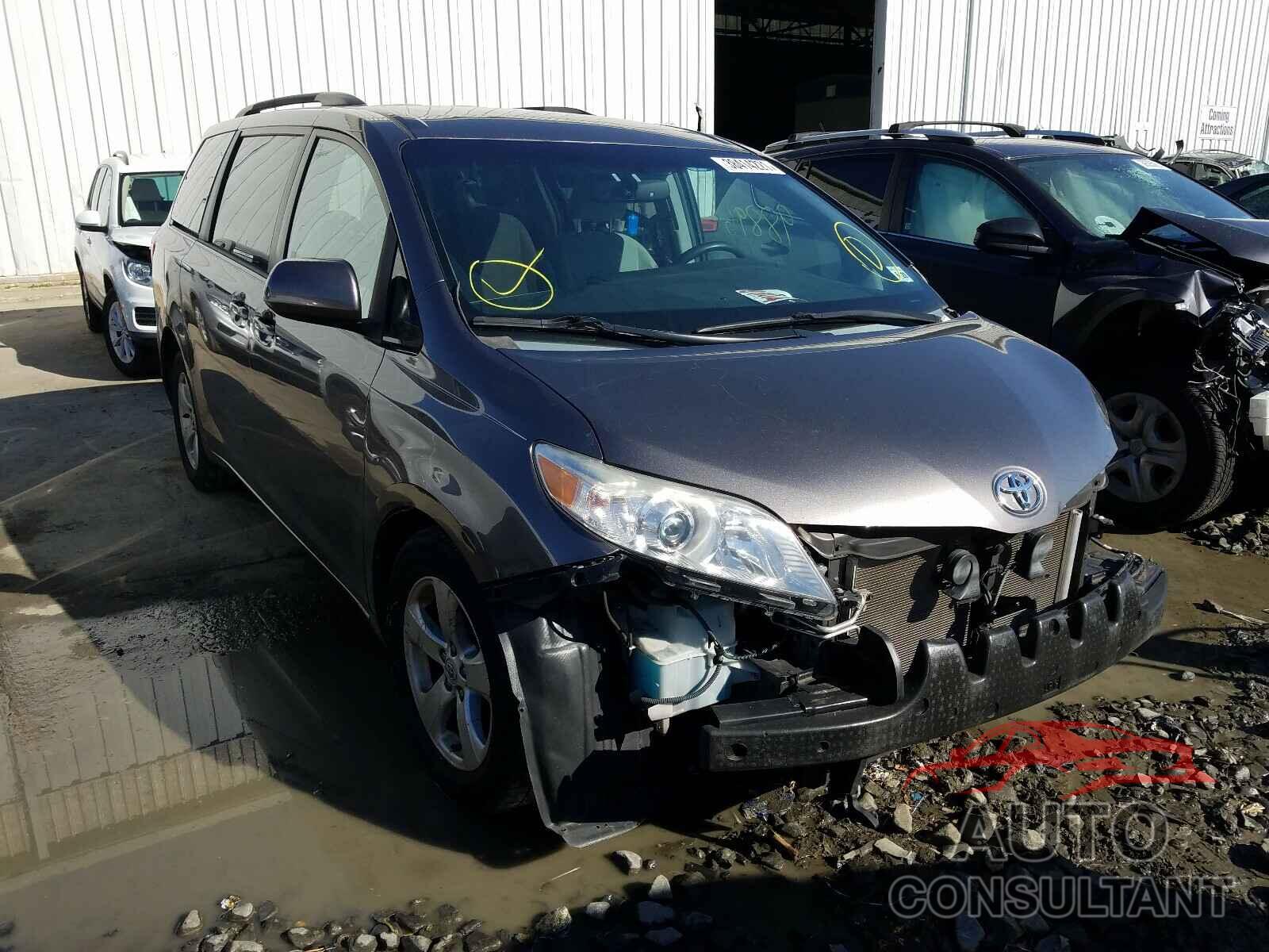 TOYOTA SIENNA 2015 - 5TDKK3DC2FS561461