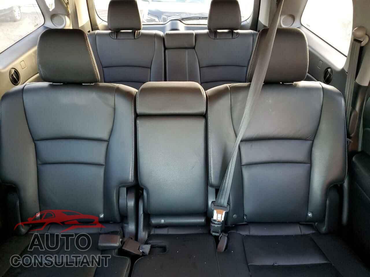 HONDA PILOT 2017 - 5FNYF6H99HB085909