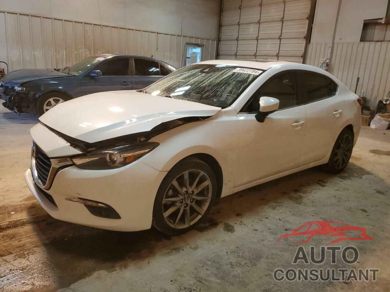 MAZDA 3 2018 - 3MZBN1W38JM269134