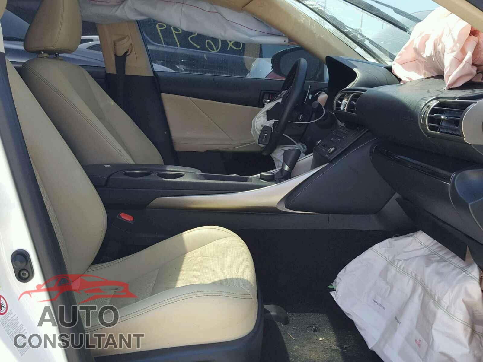 LEXUS IS250 2015 - JTHBF1D27F5058738