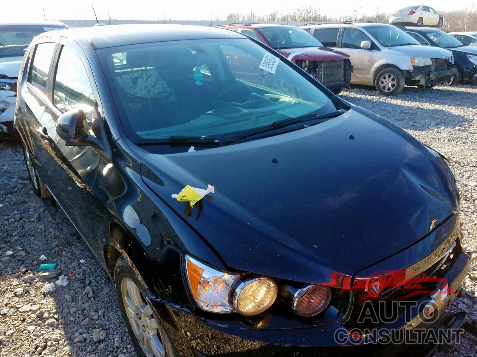 CHEVROLET SONIC 2015 - 1C4PJLCB8LD581111