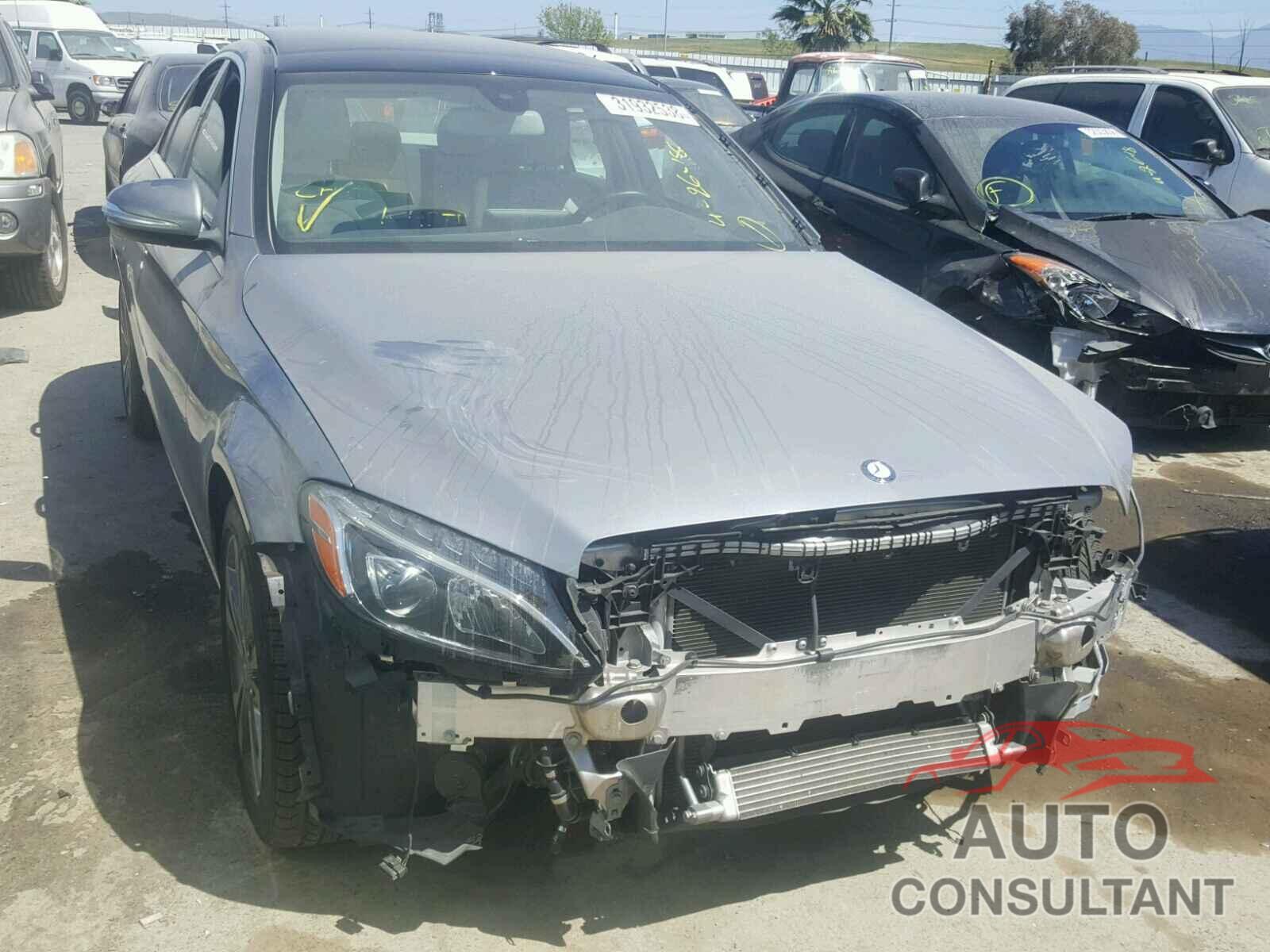 MERCEDES-BENZ C300 2015 - 55SWF4KBXFU020800