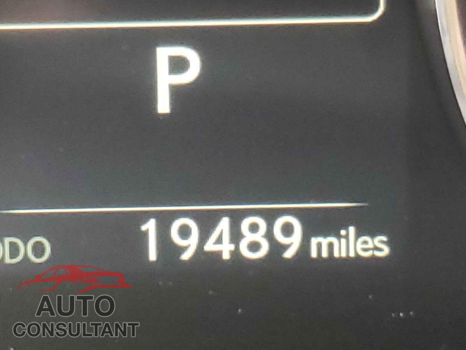 LEXUS IS 2018 - JTHC81D23J5030507