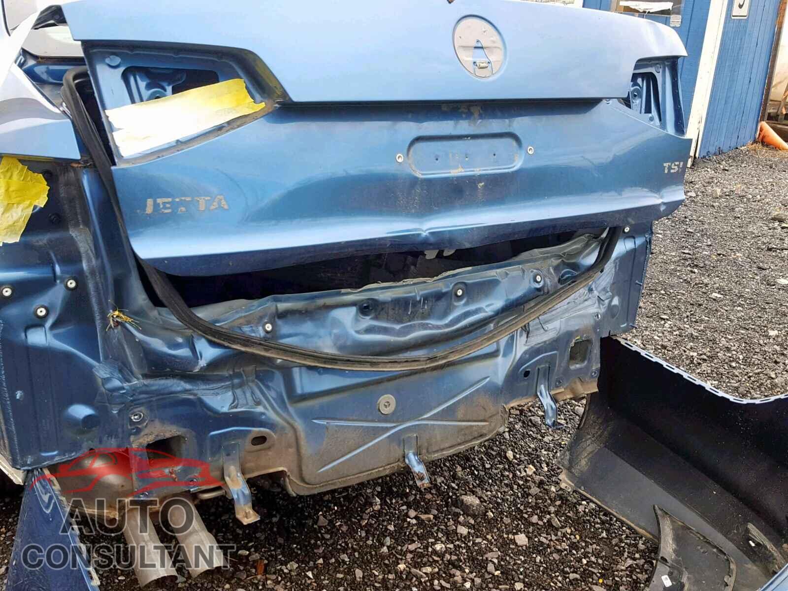 VOLKSWAGEN JETTA 2017 - 3VW2B7AJXHM375709