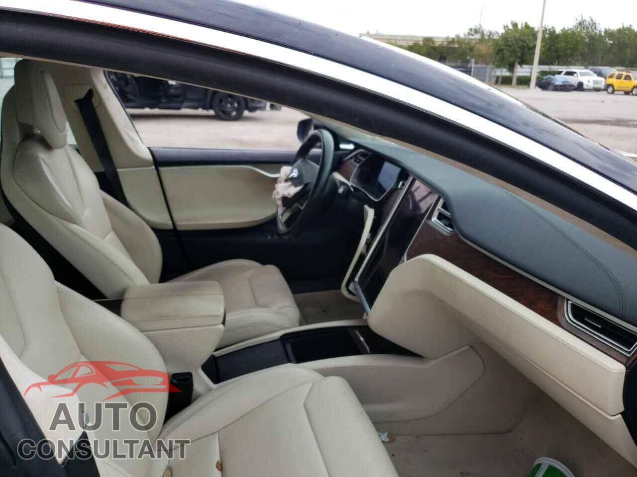 TESLA MODEL S 2017 - 5YJSA1E15HF220163